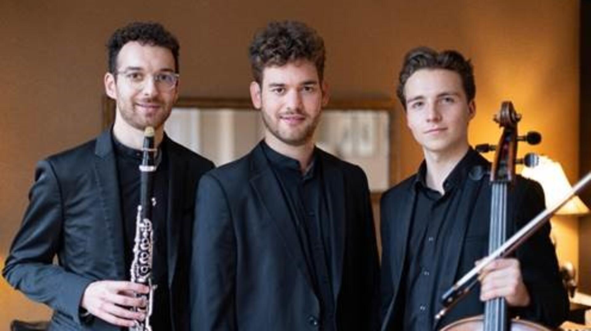 Gastieren auf Einladung des KuH heute Abend im Bremervörder Ratssaal: Adam Ambarzumjan, Jonas Haffner, Constantin Heise vom Trio Risonante.