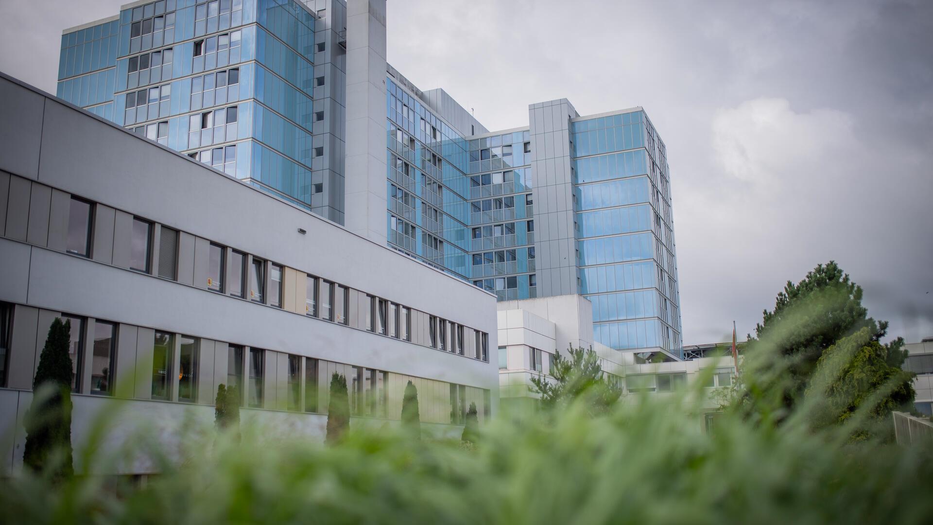 Gesundheitswissenschaftler Prof. Lars Timm schlägt vor, zur Lösung des Fachkräftemangels alle Geburten aus der Region im Klinikum Reinkenheide zu konzentrieren und ein regionales Spezialangebot zu etablieren. 