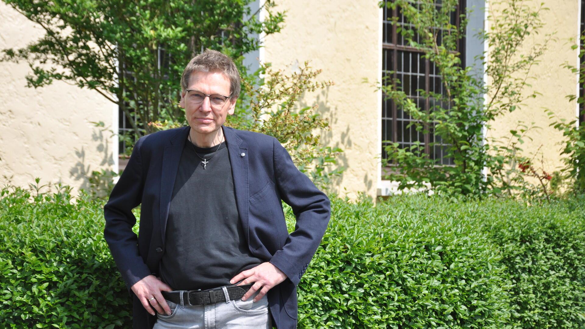 Porträtfoto von Pastor Götz Weber