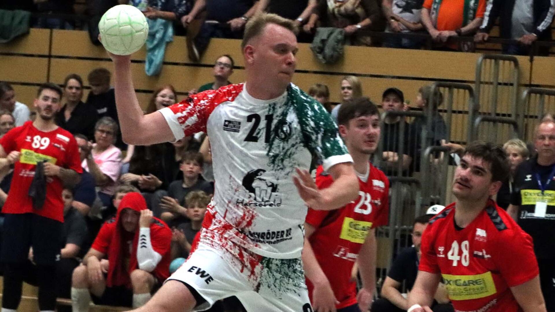 Hannes Meinke bot gegen Delmenhorst auf der Rechtsaußenposition ein starkes Spiel. Eine ähnliche Leistung erhofft sich Coach Adnan Salkic von ihm auch beim TV Neerstedt.