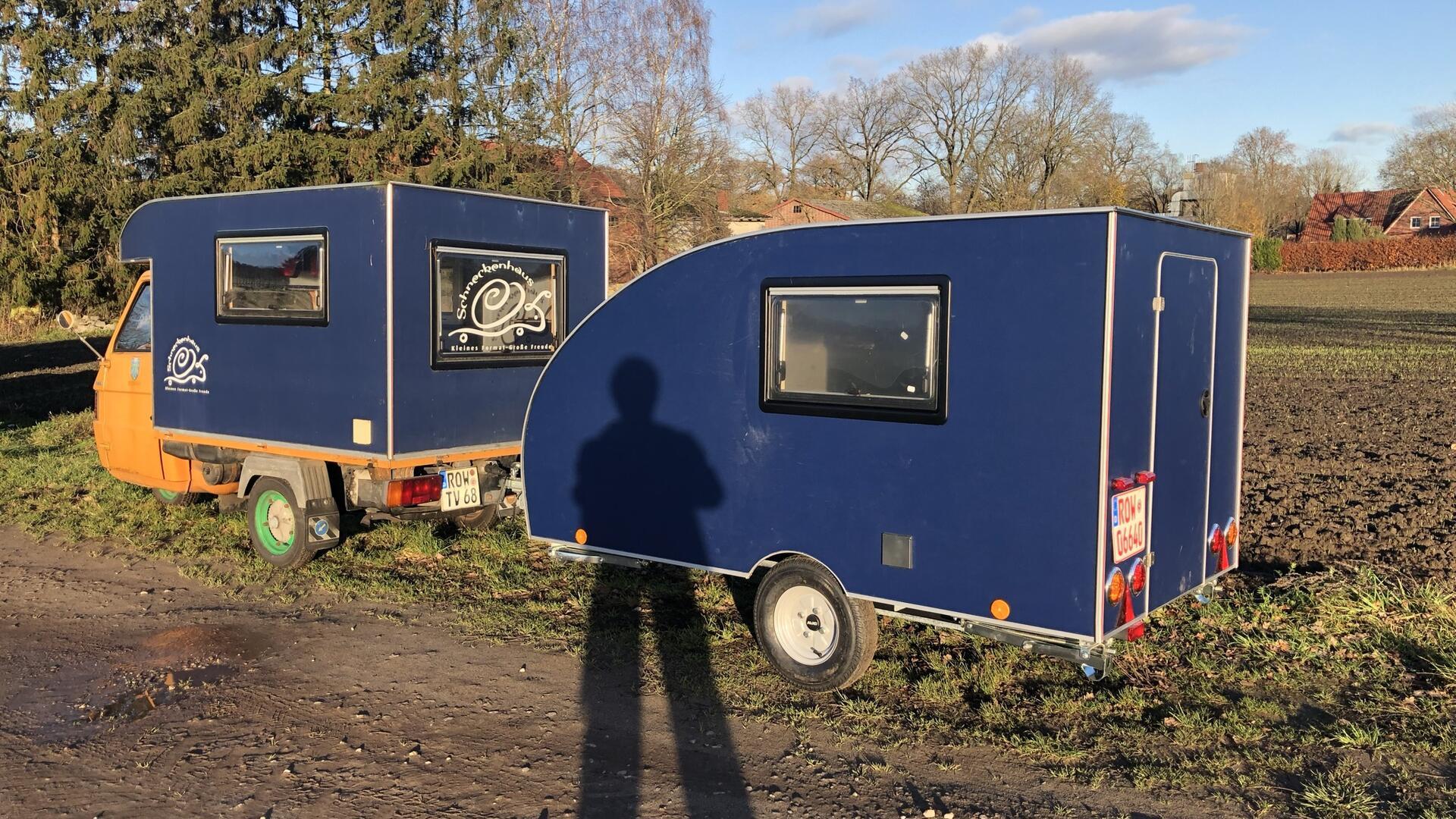 Harald Prien baut in seiner Tischlerei in Ostertimke Mini-Wohnwagen und -mobile: Schneckenhäuser auf Rädern.