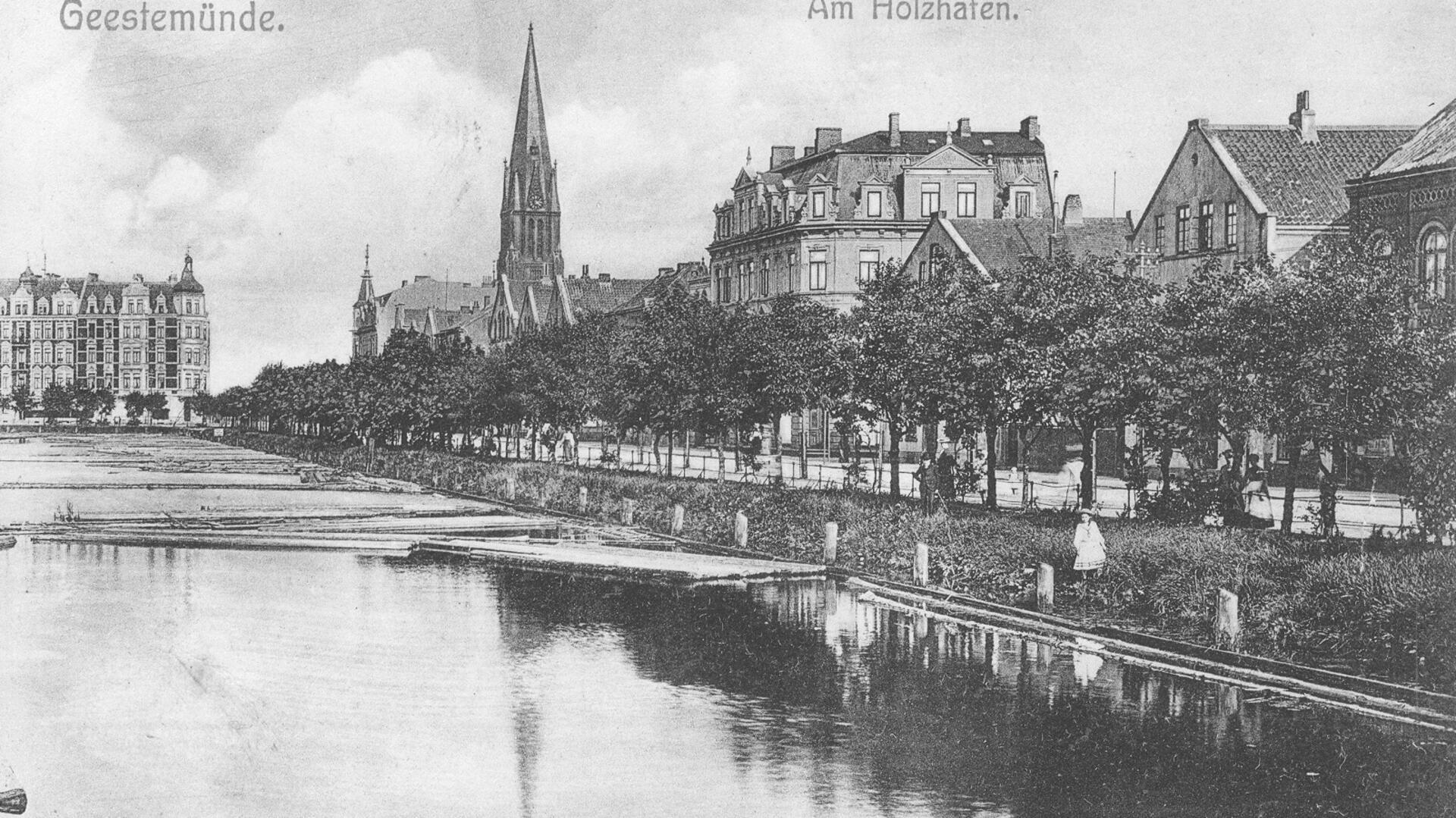 Holzhafen, Südseite, Blick auf die Christuskirche,