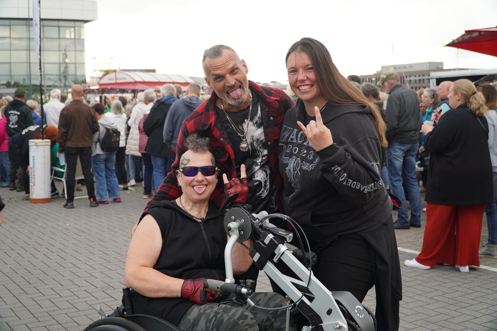 Horns up vor der Bühne!