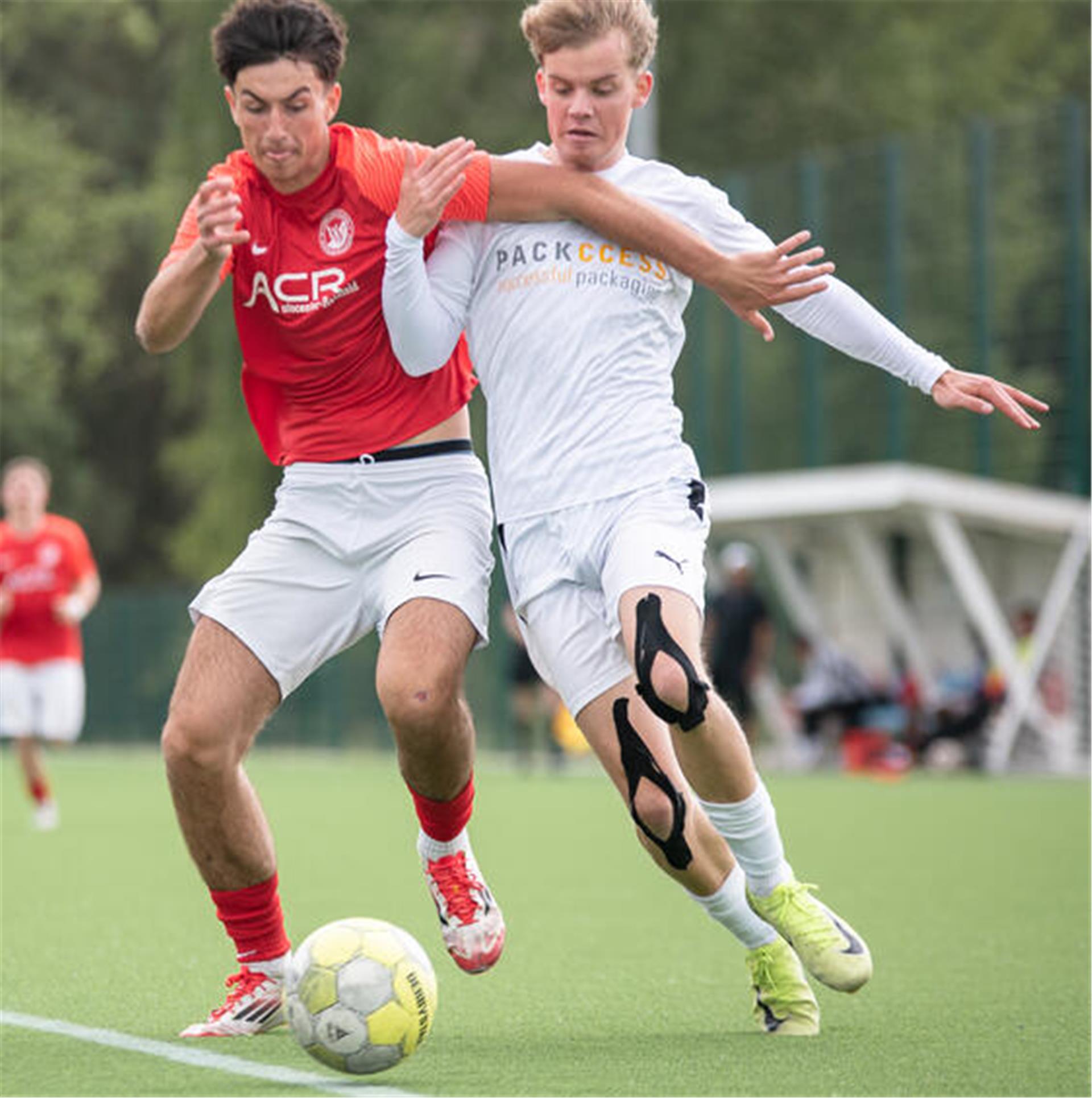 Im vorletzten Heimspiel feierte der künftige Heeslinger Phillip Wilkens (rechts) sein Comeback nach langer Verletzung.
