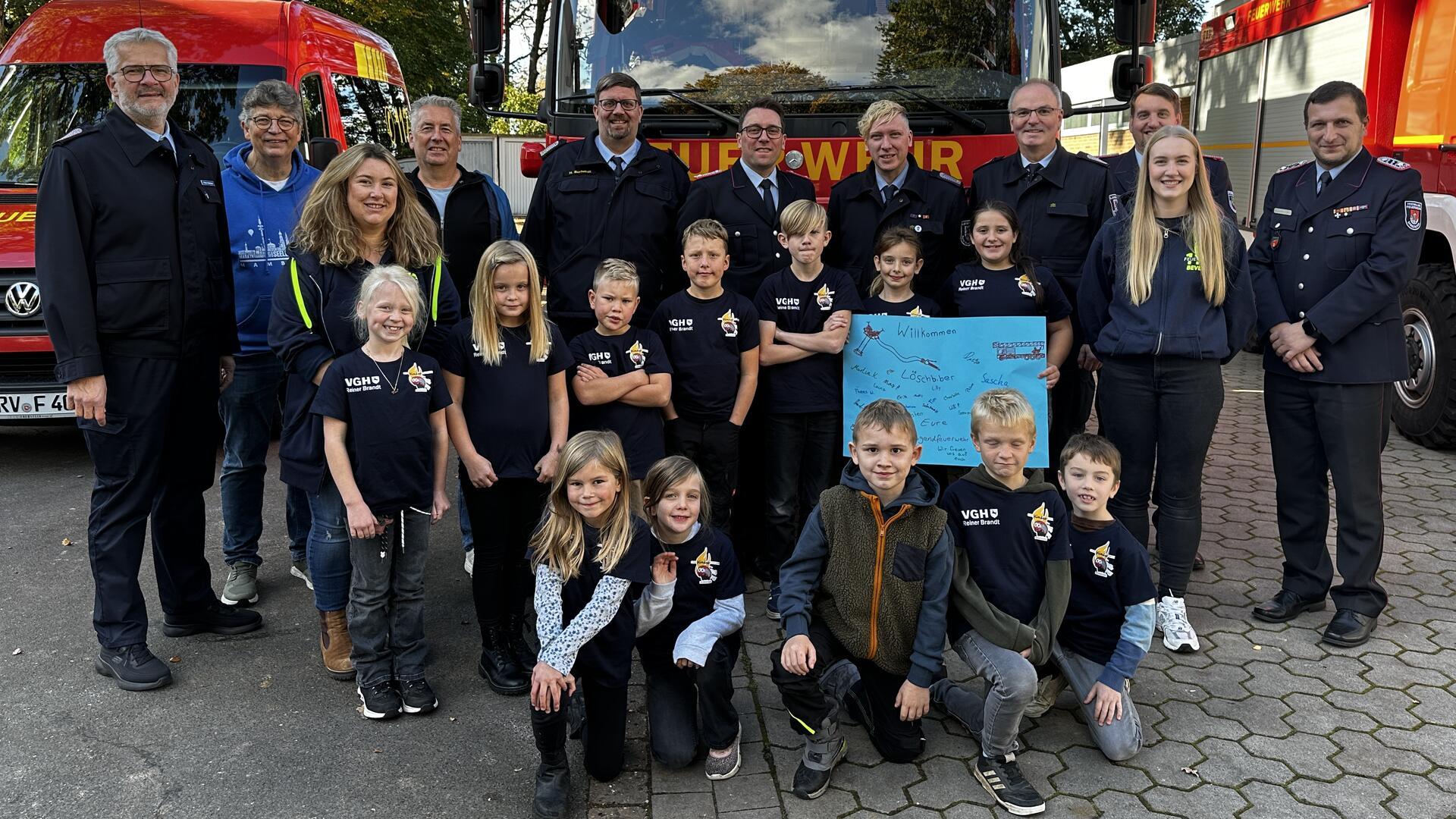 In Bevern gibt es nun eine Kinderfeuerwehr. Bei allen Beteiligten war die Freude über die Gründung der 7. Kinderfeuerwehr im Stadtgebiet groß. 