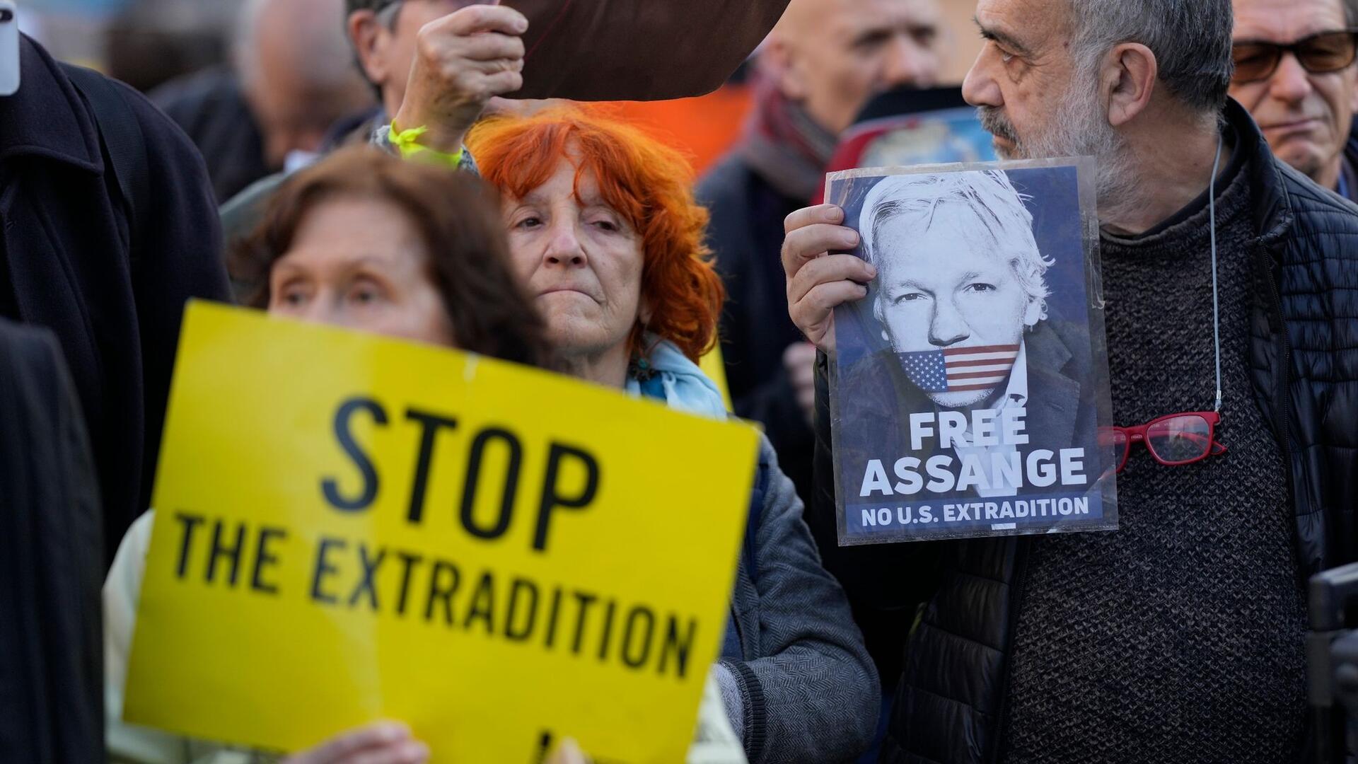 Bilder des Tages In Rom und mehreren anderen Städten ist gegen eine Auslieferung von Julian Assange an die USA demonstriert worden. In London läuft zurzeit eine zweitägige Anhörung - die letzte Hoffnung für den 52-Jährigen, seine Überstellung an die USA noch zu verhindern.