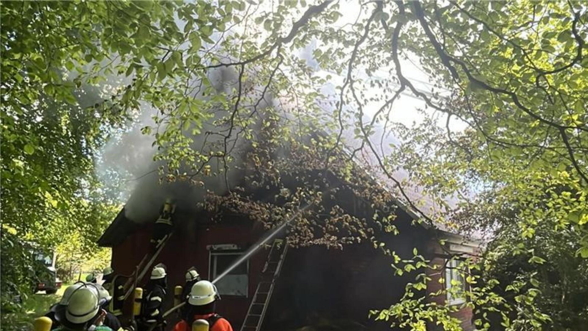 In der Samtgemeinde Oldendorf-Himmelpforten gab es einen Großeinsatz für viele Feuerwehrleute.