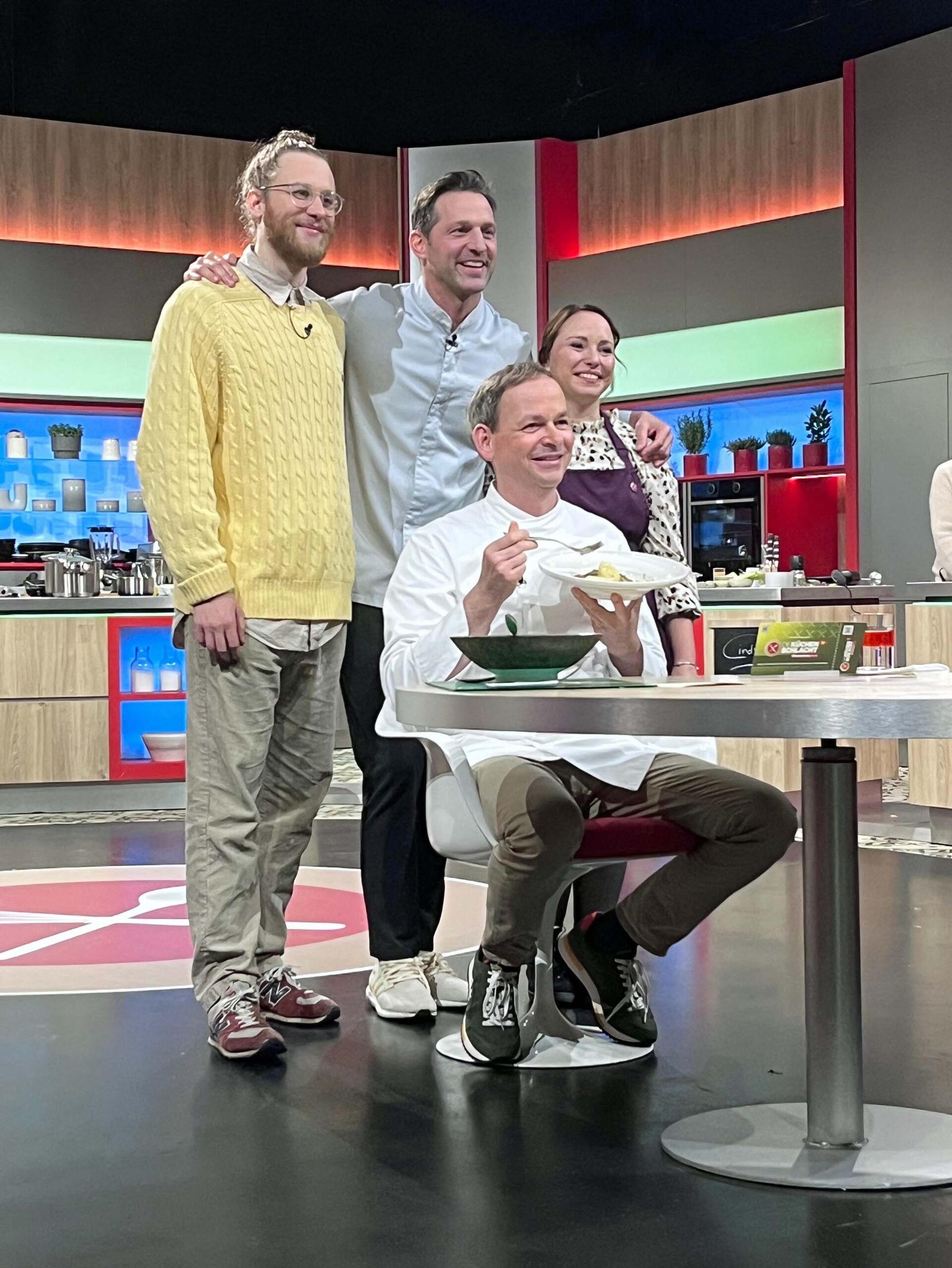 Menschen Kochsendung Gruppenfoto