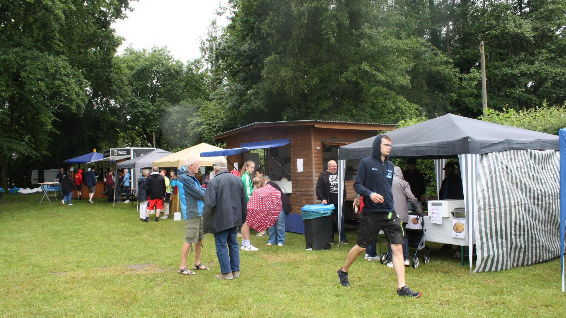 In diesem Jahr meinte es der Wettergott beim Waldbadfest mit den Boklern nicht ganz so gut.
