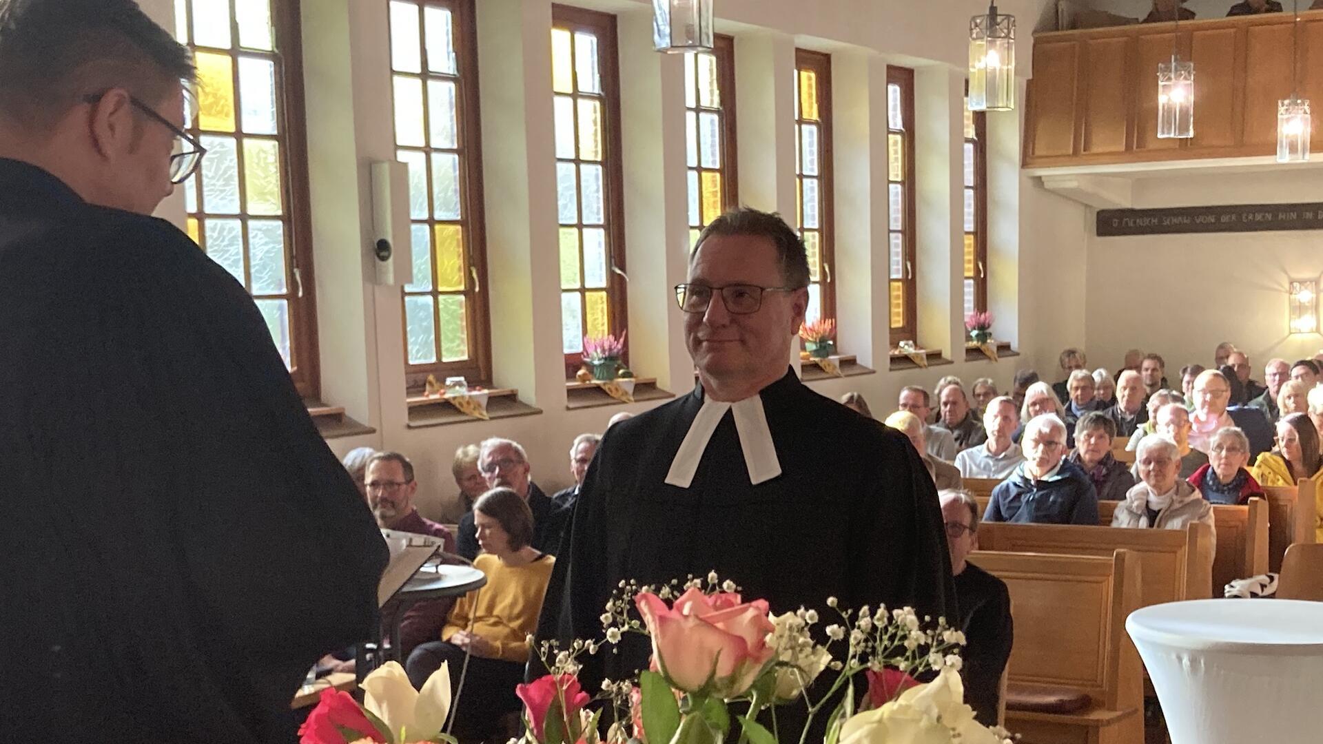 Jan-Peter Graap ist neuer Pastor in Hipstedt und zudem auch im Kirchenkreis tätig. Am Sonntag fand der Einführungsgottesdienst statt. 