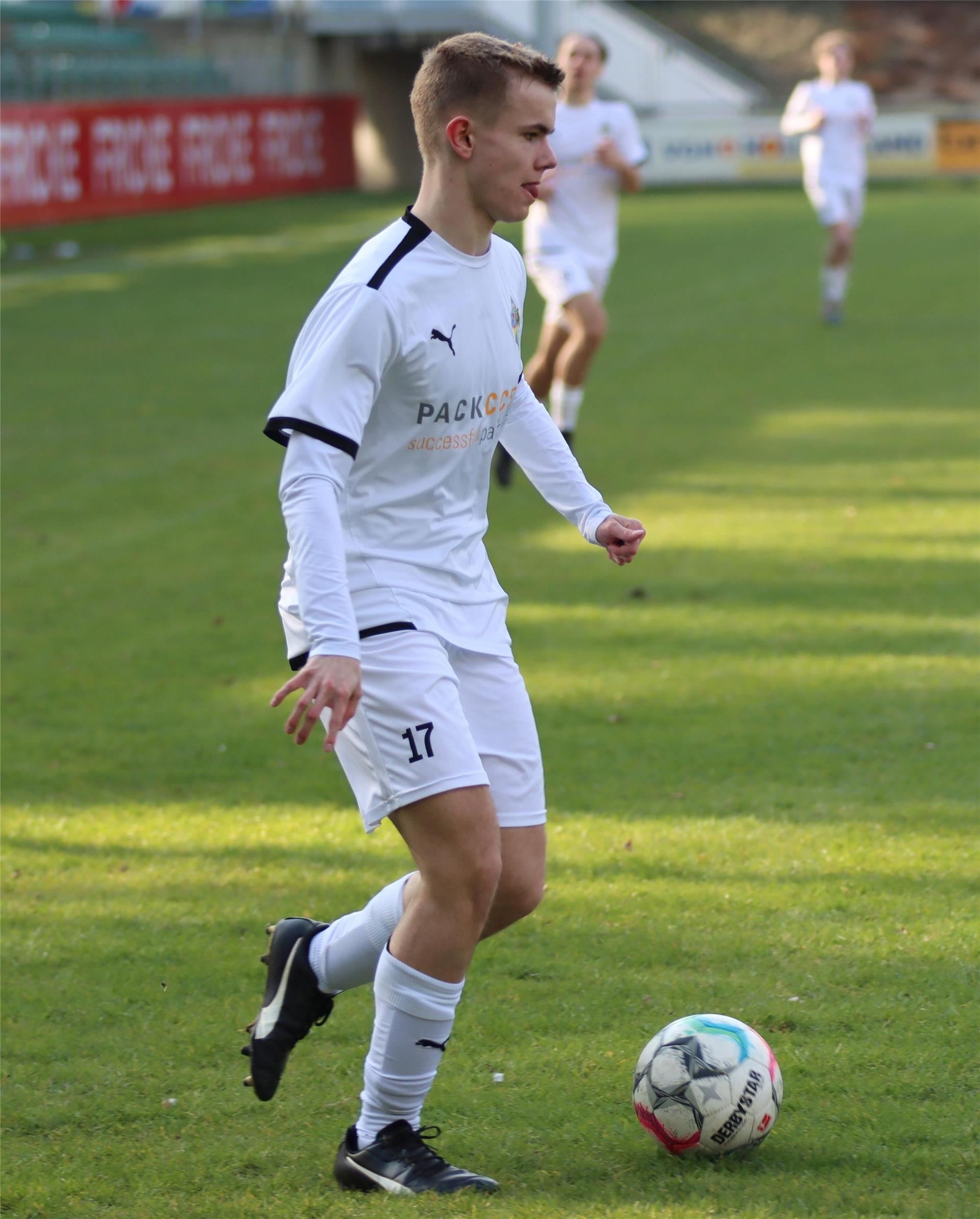 Jaron Kaiser, hier noch als Spieler der U17, gehört inzwischen zur erfolgreichen U19-Mannschaft in der Regionalliga.