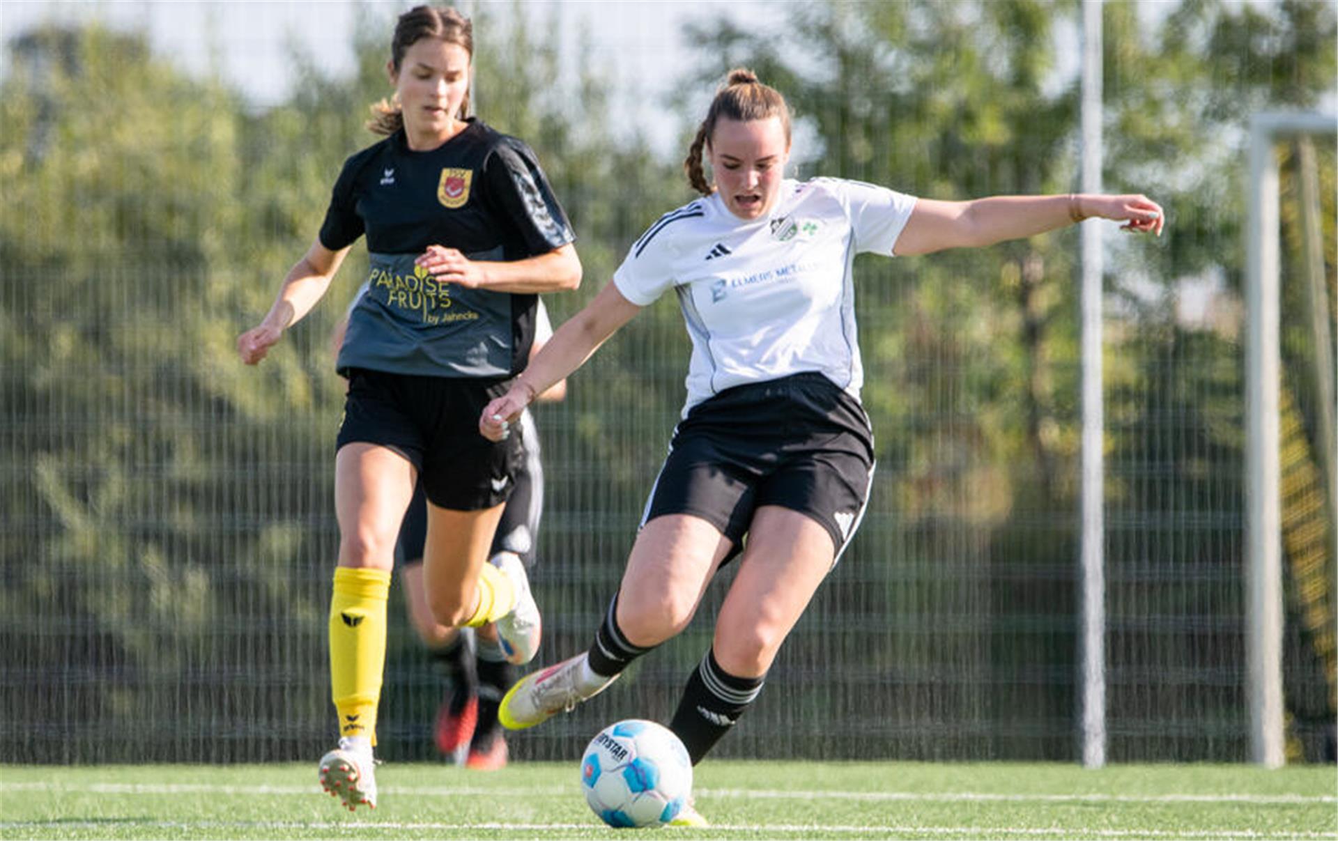SG Wohnste/Holvede/Ippensen verliert 1:3 bei Eintracht Elbmarsch Johanna Brunkhorst (rechts) erzielte den einzigen Treffer der SG Ippensen/Holvede/Wohnste bei der Auswärtsniederlage gegen Elbmarsch.