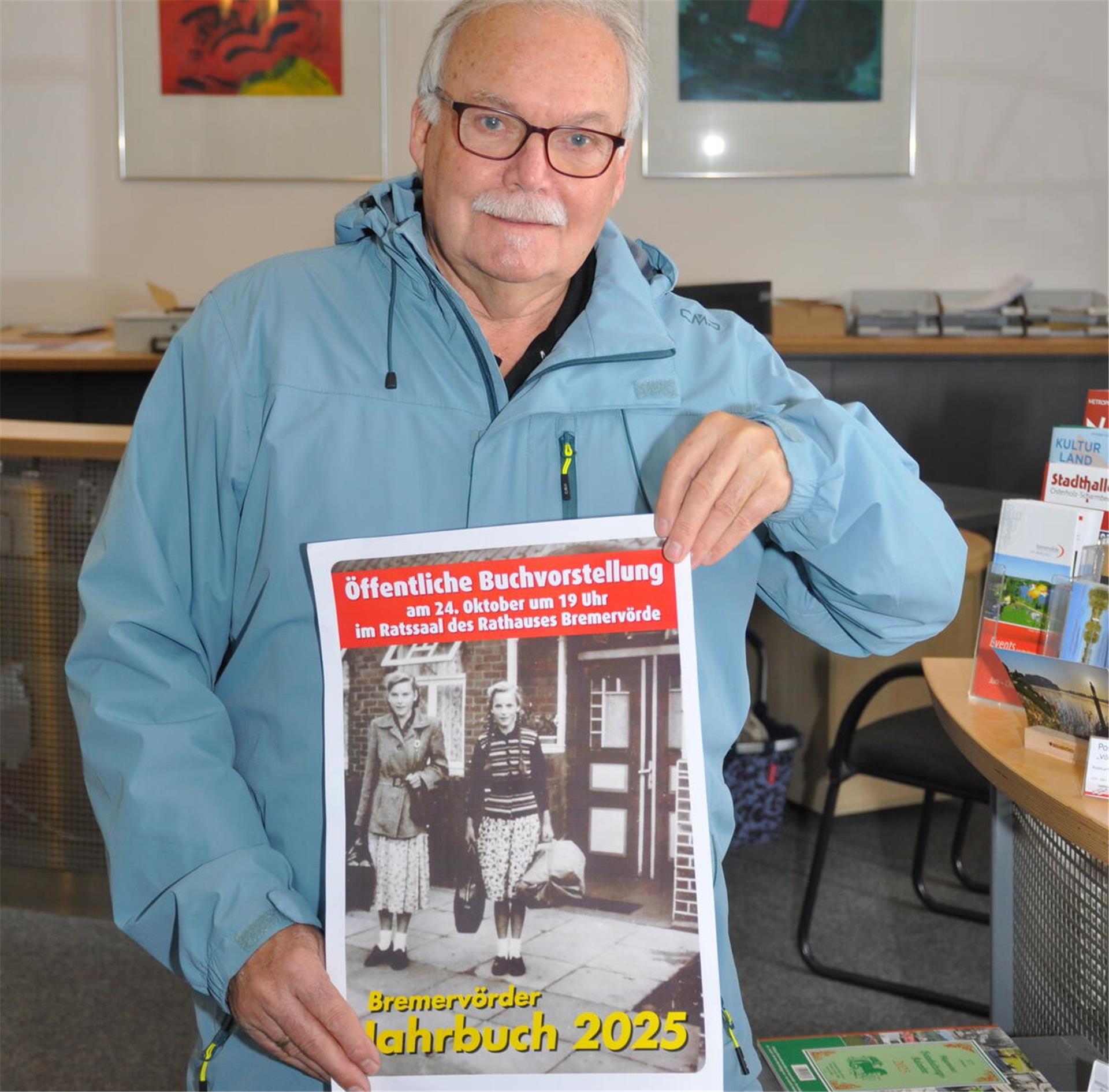 Jürgen Bösch, Sprecher der Bremervörder KuH-Arbeitsgruppe Stadtgeschichte, freut sich auf den neuen Jahrbuch-Band und lädt alle Interessierten zur Buchvorstellung in den Ratssaal ein.