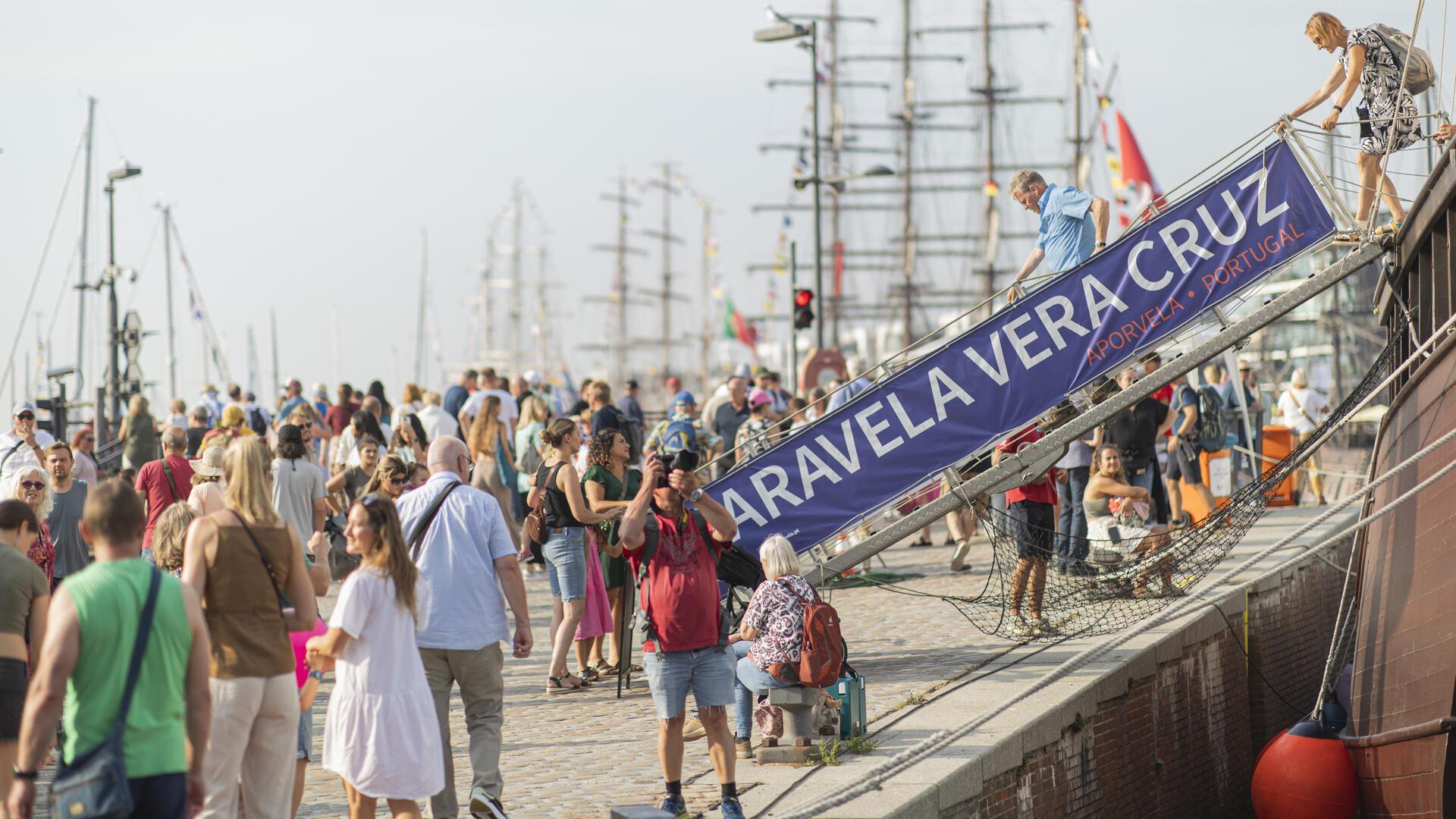 Können die Besucher bei der nächsten Sail im Jahr 2030 neun Tage lang die Schiffe bestaunen? Eine Verlängerung der Veranstaltung wird diskutiert.