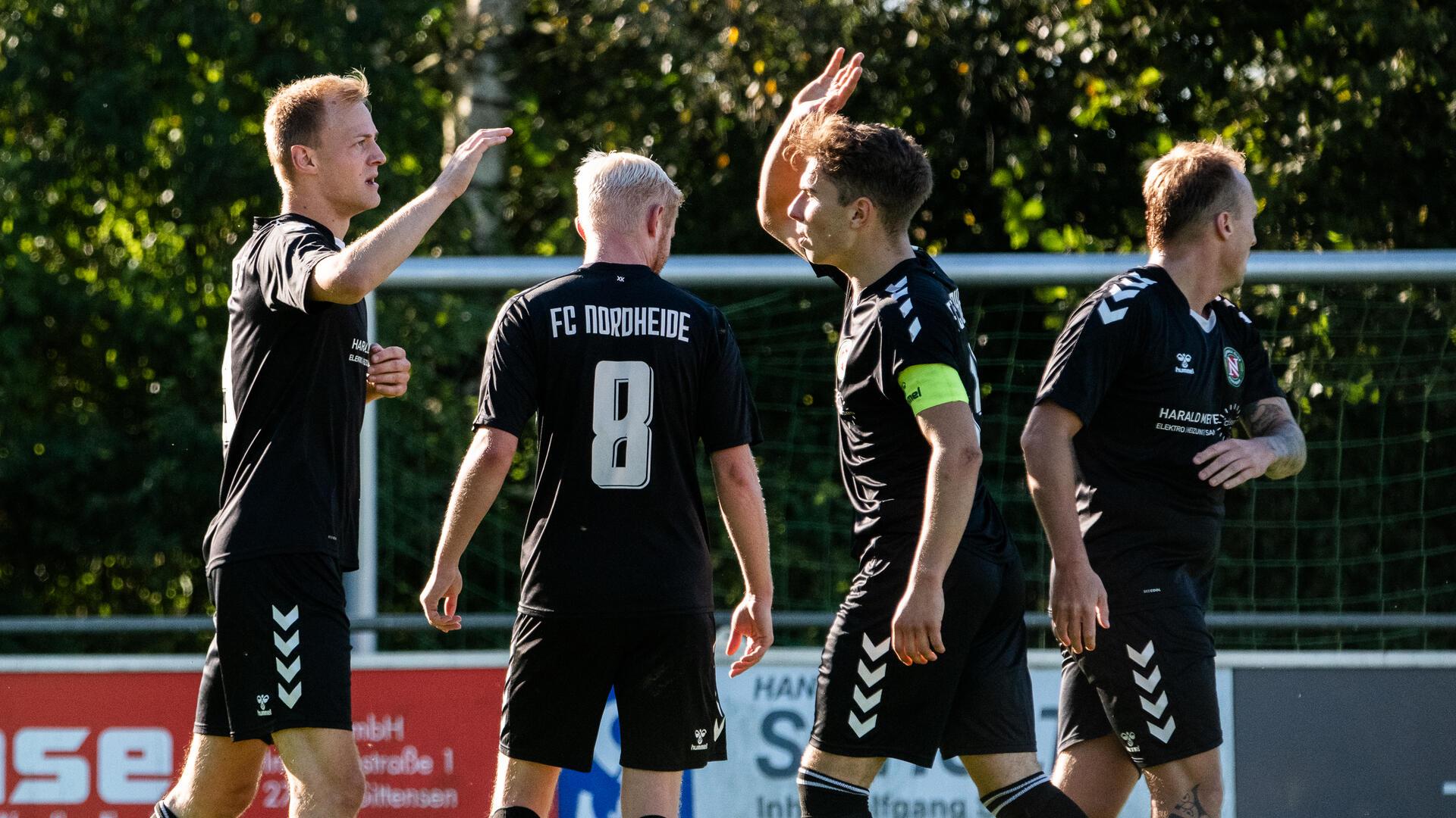 Kollektiver Jubel der FC-Spieler, die mit dem 1:1 gegen den Tabellenführer aus Selsingen zufrieden sein konnten.