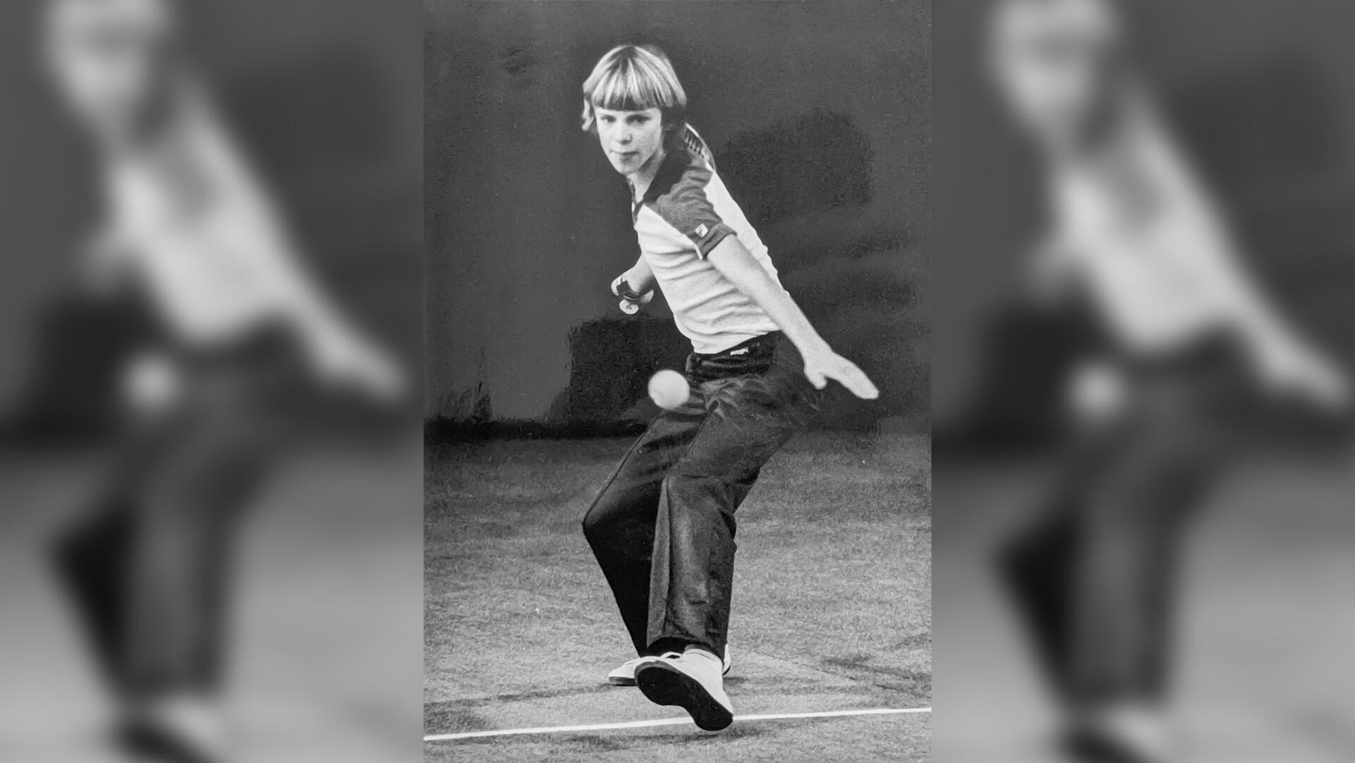 Konstantin Guericke spielte in seiner Kindheit und Jugend viel Tennis in der Bezirks- und Landesliga. Auch heute übt er diesen Sport noch gerne aus.