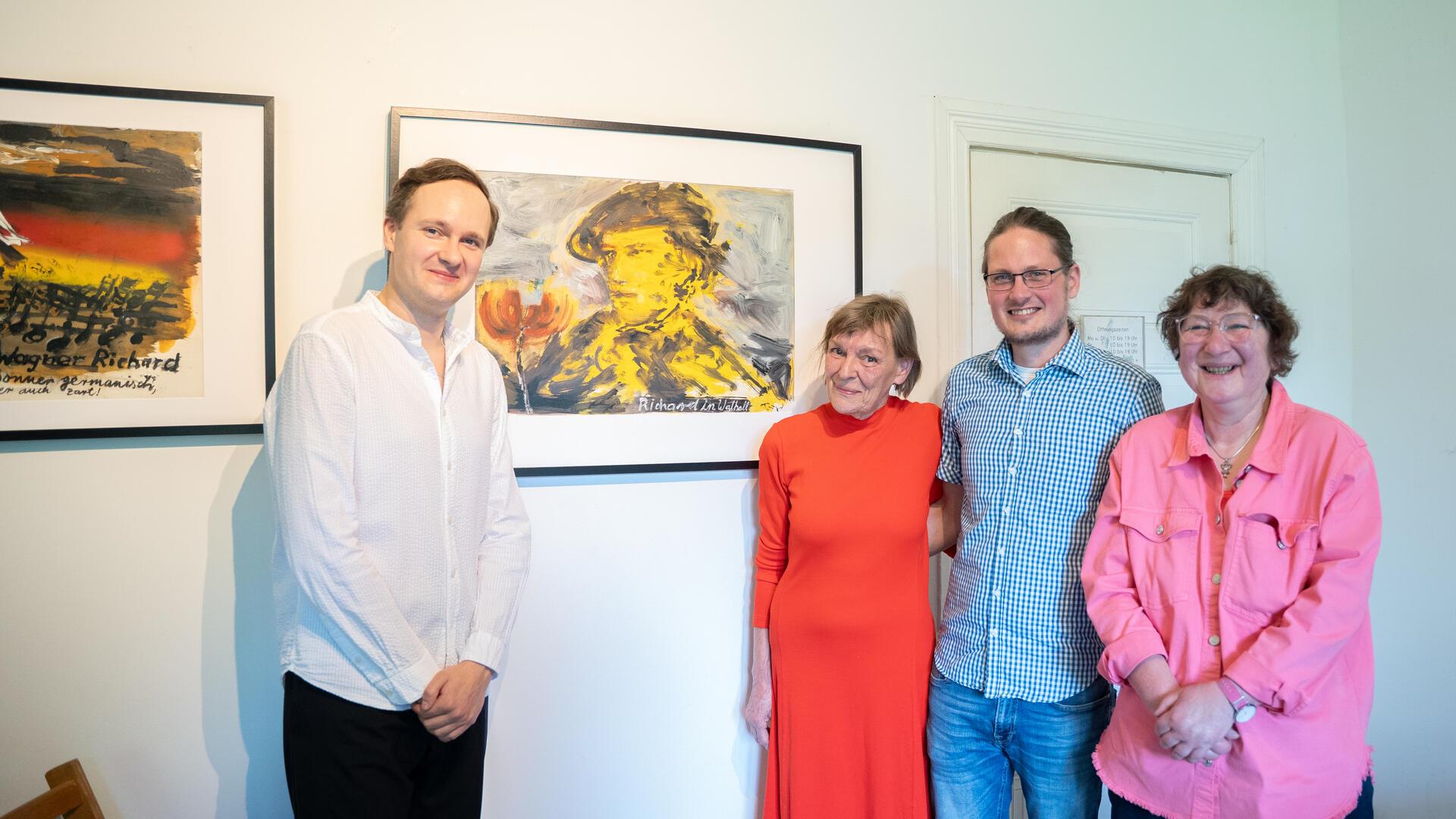 Konstantin Zvyagin (von links), Ada Leddin, Arne Door und Cornelia Lochner freuen sich über das erfolgreiche Kooperationsprojekt.