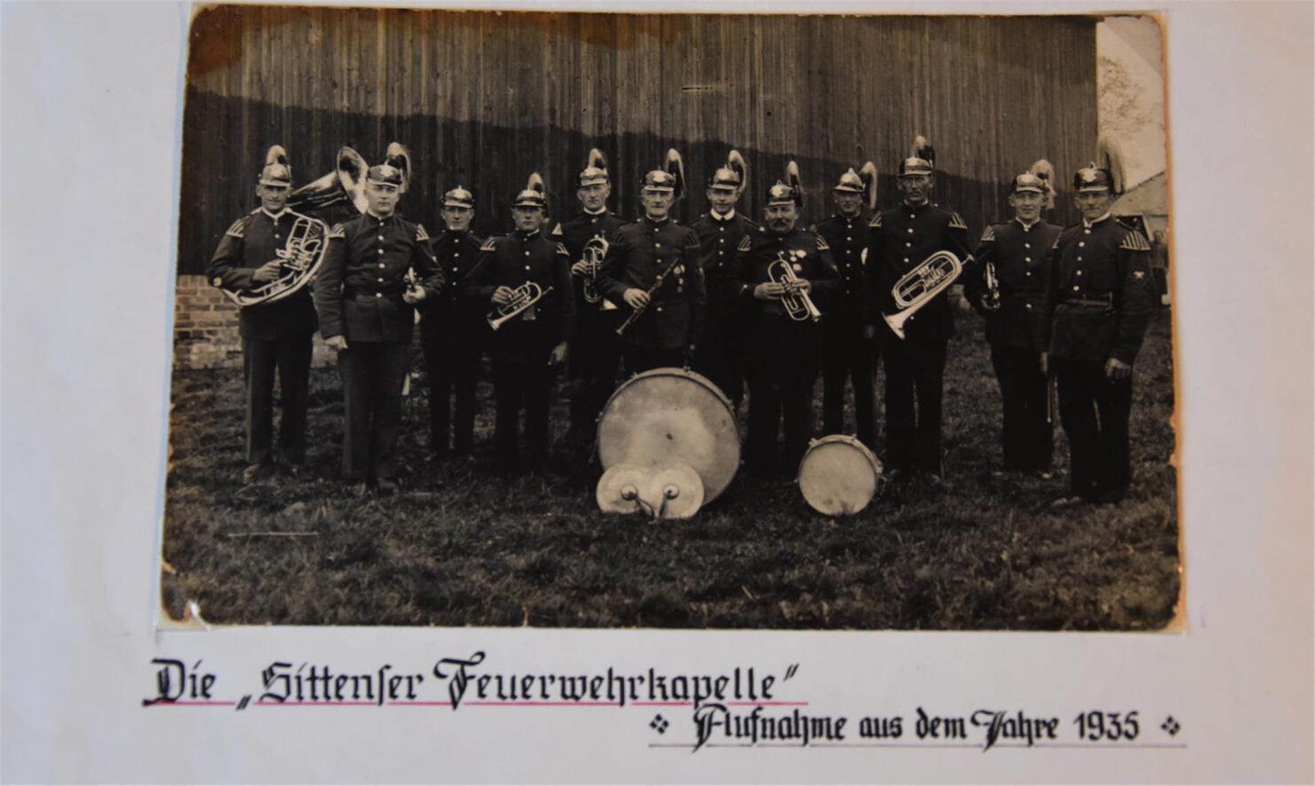 Ein altes Schwarzweißfoto.