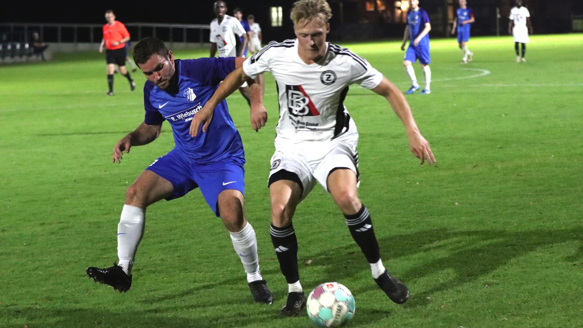 Lars Rademacher (li.) trifft am Sonntag mit Alfstedt/Ebersdorf auf den TSV Bevern.