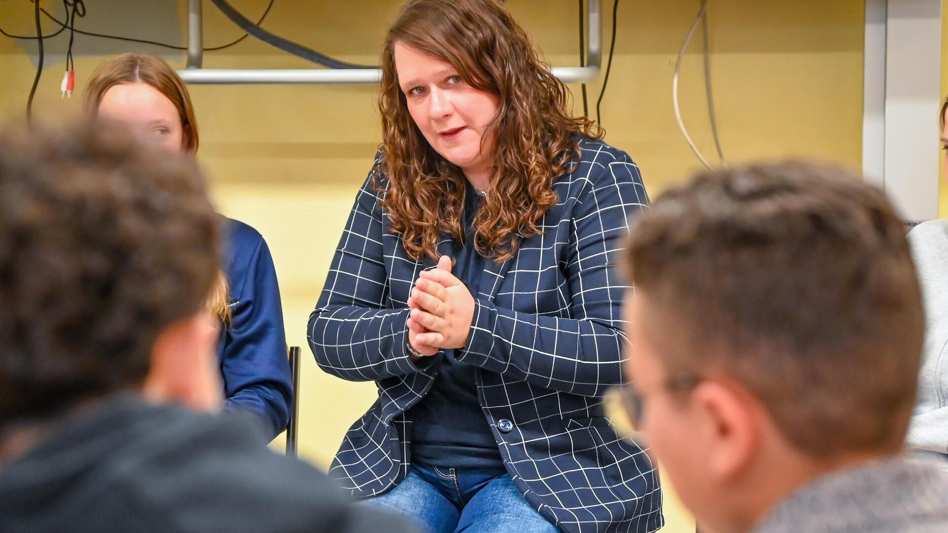 Katharina Mahnken gehört zu den Lehrkräften, die sich für die Seestadt entschieden haben. Das hilft im Kampf gegen Fachkräftemangel.