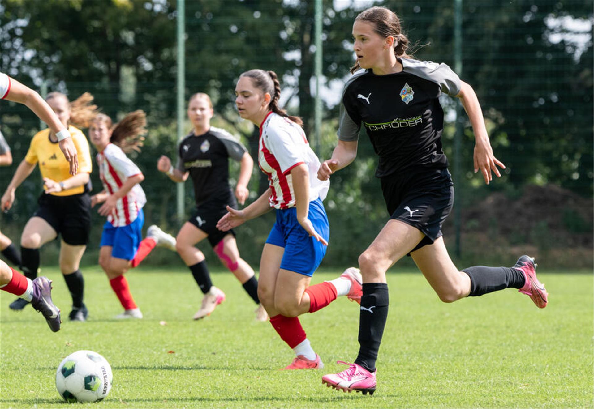 Lina Chiara Bredehöft und ihre Mitspielerinnen vom JFV AOBHH B-Juniorinnen müssen nach Ostfriesland zur MSG Büppel/EPO reisen.