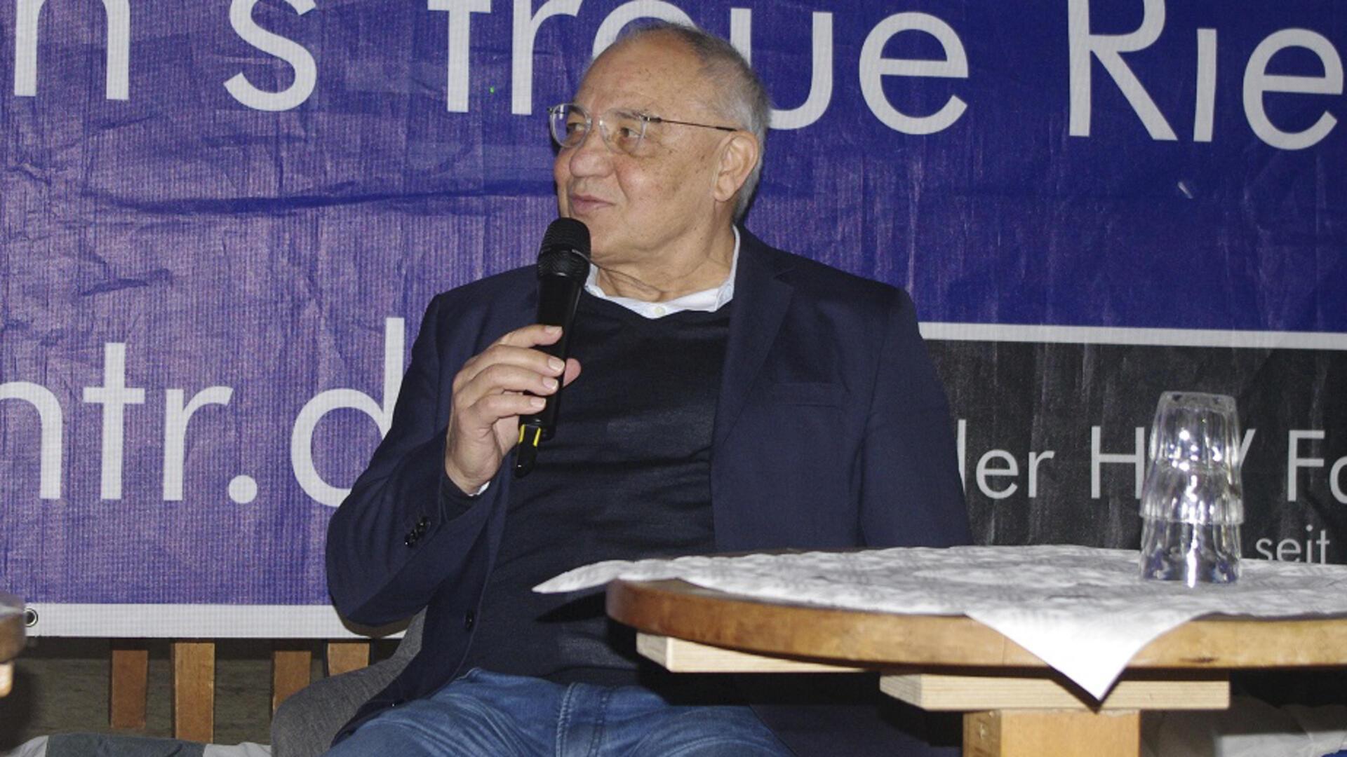 Locker und entspannt berichtete Felix Magath vor über 80 Zuhörern des HSV-Fanclubs „Hermanns treue Riege“ über seine Karriere als Spieler und Trainer.