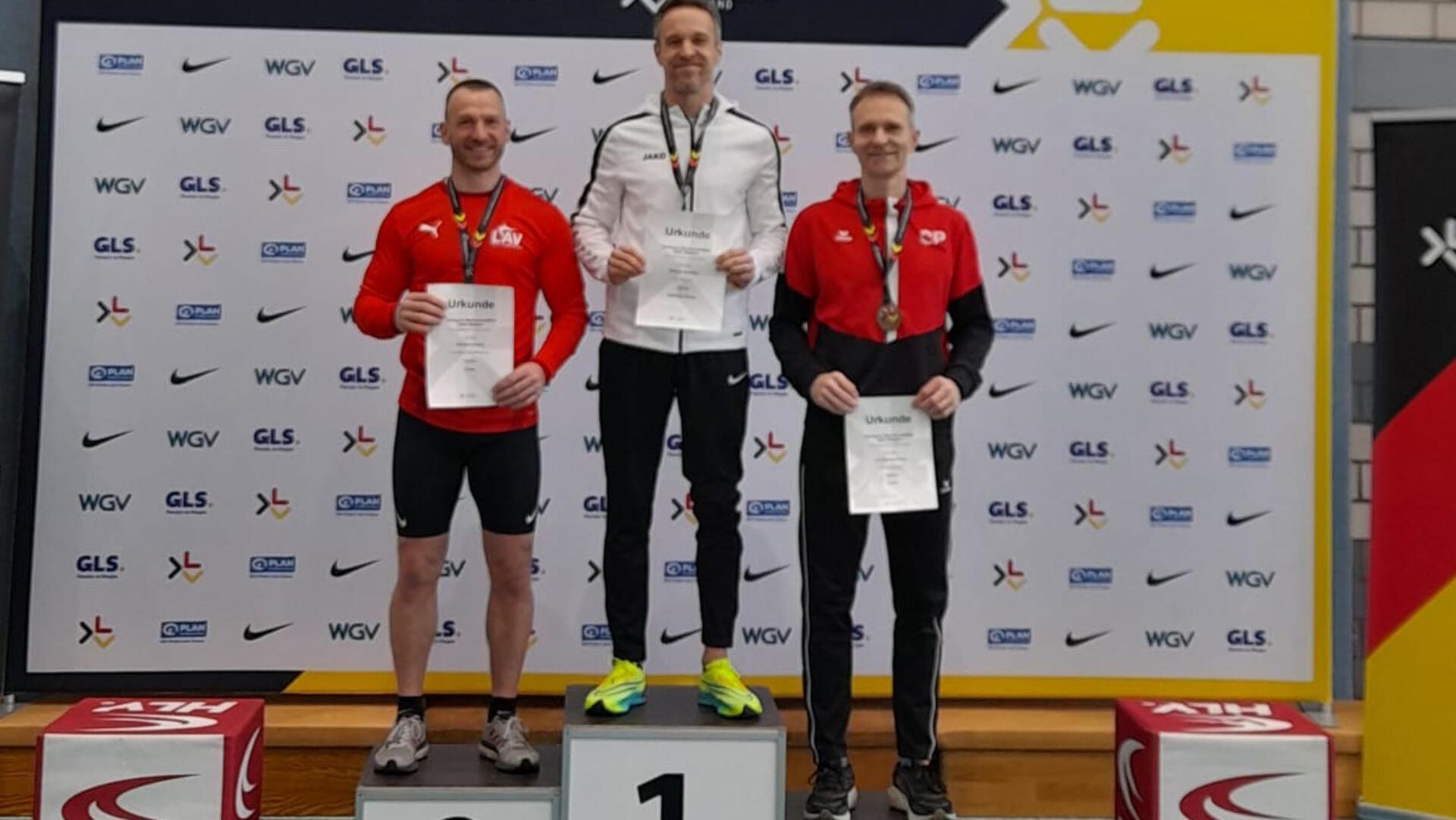 Michael Holm (Mitte) gewann die 60 Meter vor Christian Donner (links) und Christian Povel.