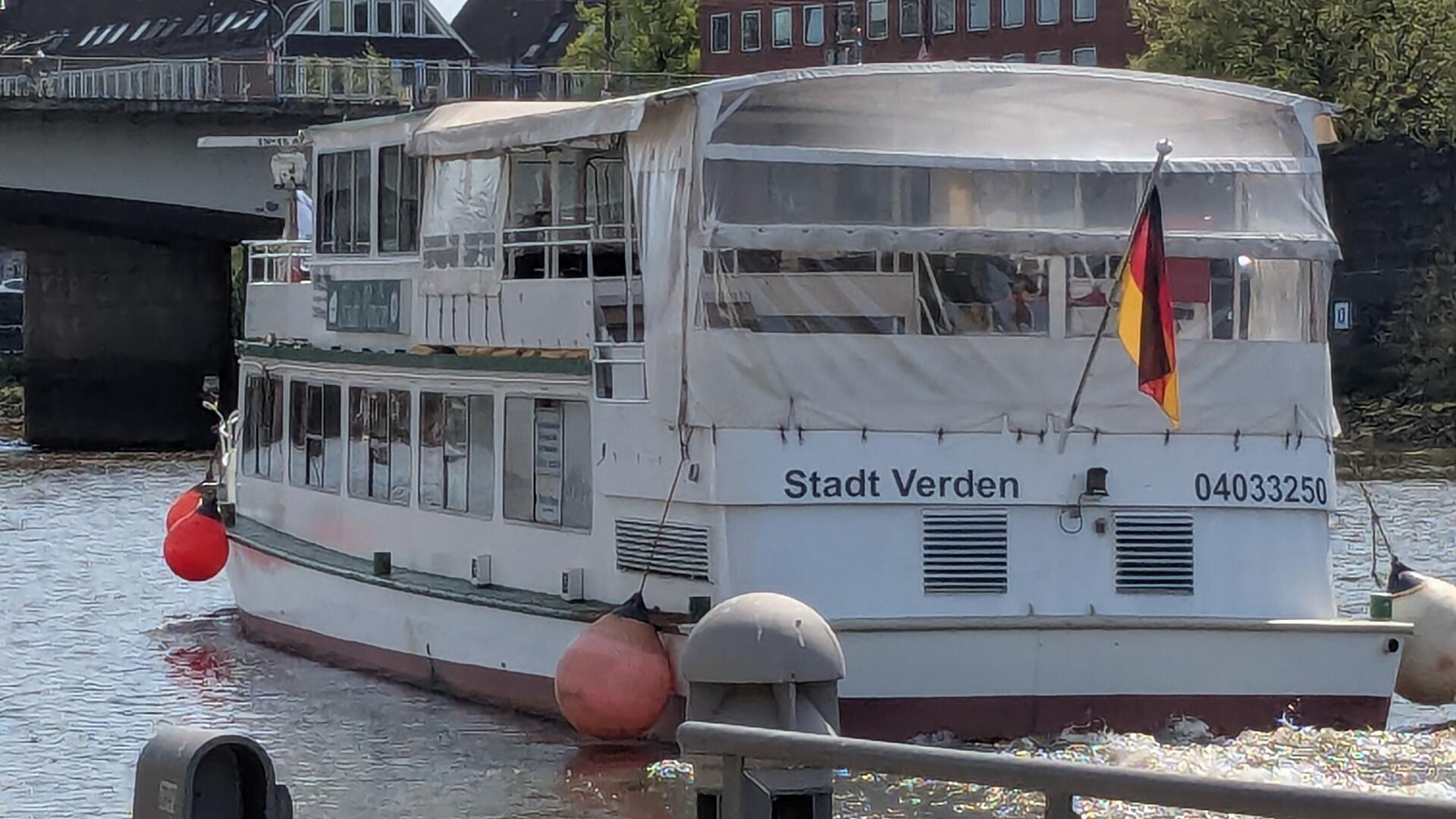 Mit der "Stadt Verden" schipperte die Reisegruppe des Sozialverbands Wilstedt von Verden nach Bremen.
