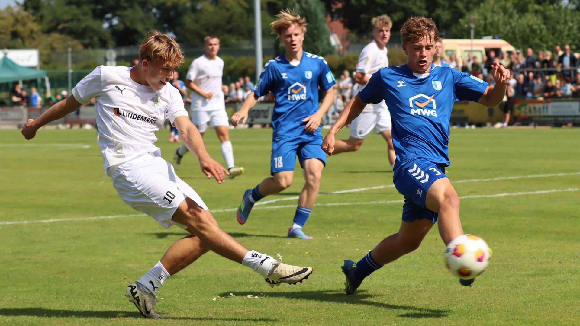 Mit einem präzisen Schuss markierte Noah Kirsch in der 24. Spielminute das wichtige 1:0 für den JFV A/O/B/H/Heeslingen.