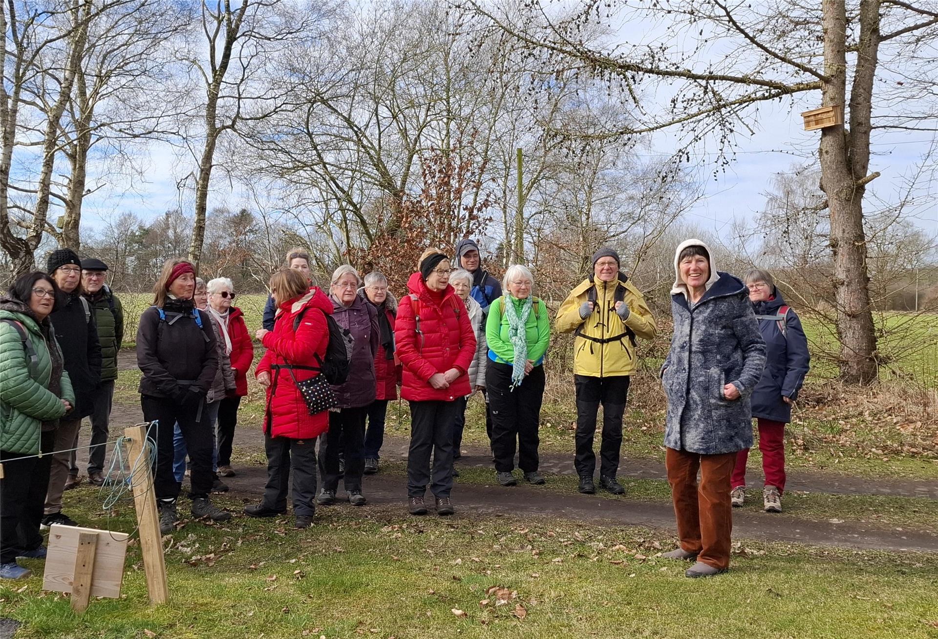 Mitglieder des Wandervereins waren mit Gästen bei guter Laune unterwegs.