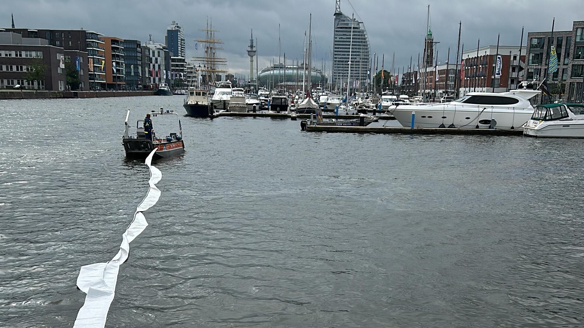 Feuerwehreinsatz im Neuen Hafen