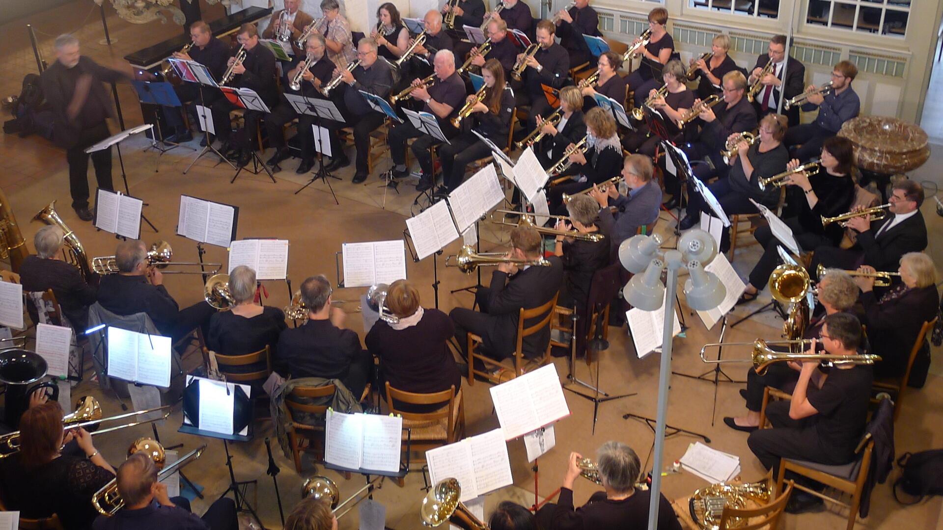 Musikfreunde dürfen sich am 19. Oktober auf ein Bläserkonzert in der Liboriuskirche freuen. Beginn ist um 17 Uhr. 