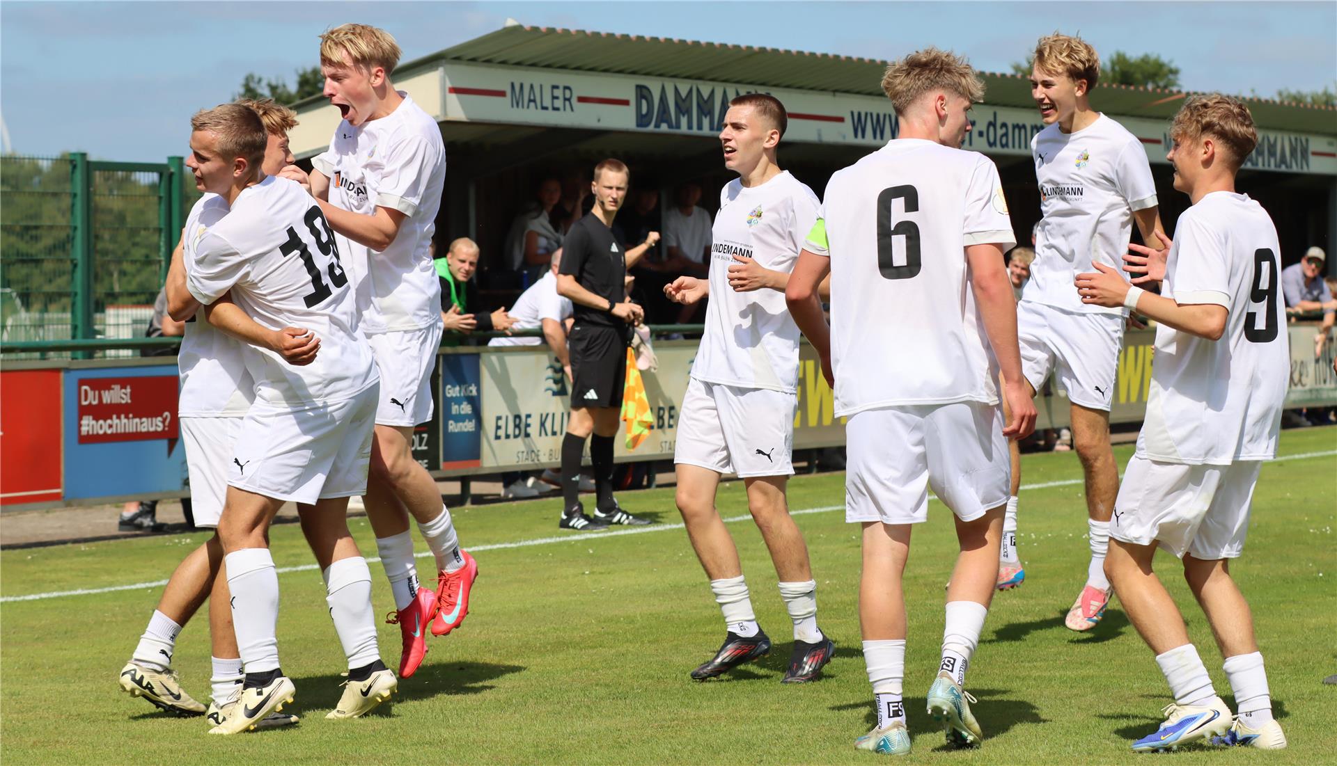 Nach dem verdienten Sieg gegen den 1. FC Magdeburg in der ersten Runde des DFB-Pokals hoffen die Jungs der U19 von A/O/B/H/Heeslingen auch gegen die Stuttgarter Kickers auf reichlich eigenen Torjubel.