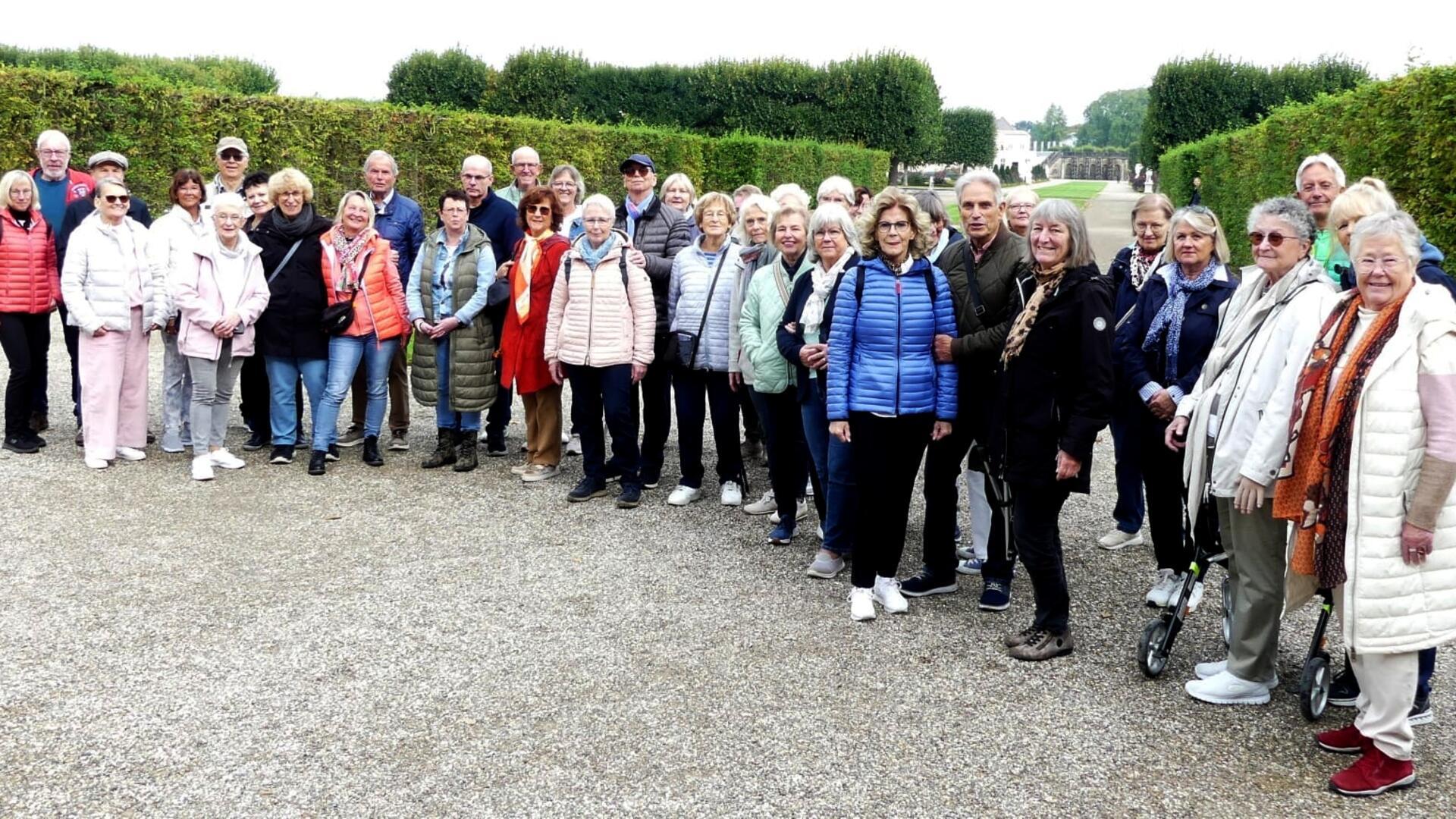 Nach der morgendlichen Abfahrt in Bremervörde erreichte die Reisegruppe den „Großen Garten“ in Herrenhausen. 