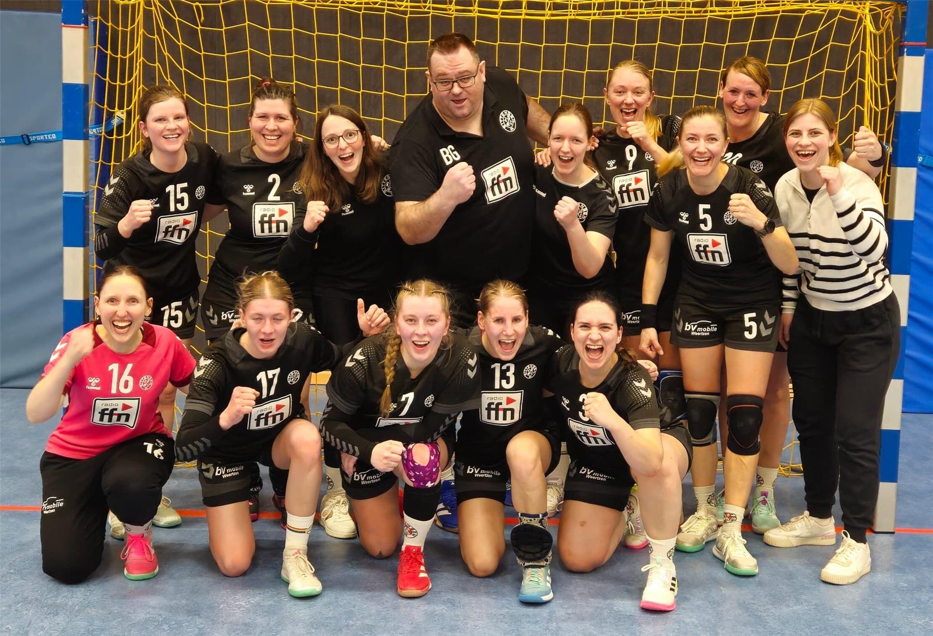Nach drei sieglosen Spielen in Folgen haben die Sittenser Handballerinnen im Nachholspiel die HSG Seevetal/Ashausen geschlagen. Entsprechend gelöst war die Stimmung nach dem Schlusspfiff.