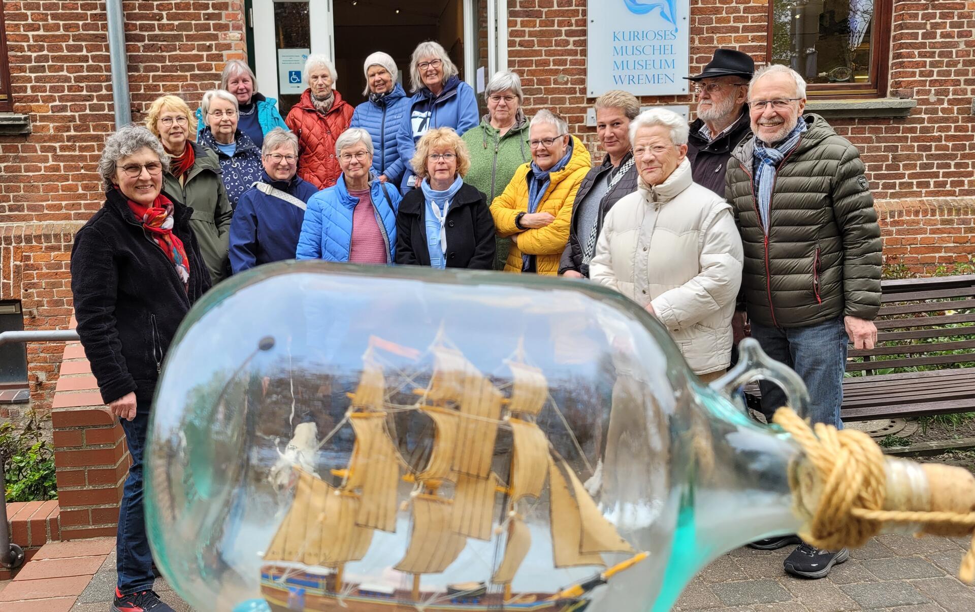 Nicht nur fantastische Muscheln sondern auch Schiffe in der Buddel präsentiert das Team des Kuriosen Muschelmuseums ab 12. April auf der Museumsinsel im Nordseebad Wremen. 