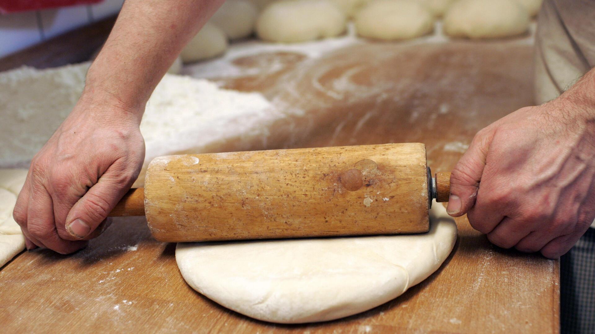 Noch immer sind zahlreiche Ausbildungsstellen im Backhandwerk und in Fleischereien nicht besetzt. Um Abhilfe zu schaffen, kooperieren nun Betriebe mit der Handwerkskammer in Bremen. Nachwuchskräfte kommen aus Indien.