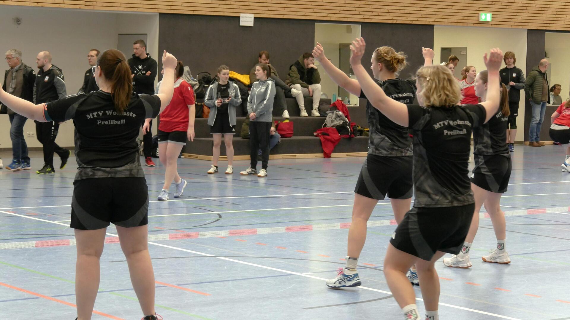Obwohl die Wohnster Prellballerinnen durch den Ausfall einer Stammspielerin geschwächt waren, gewannen sie drei von vier Spielen.
