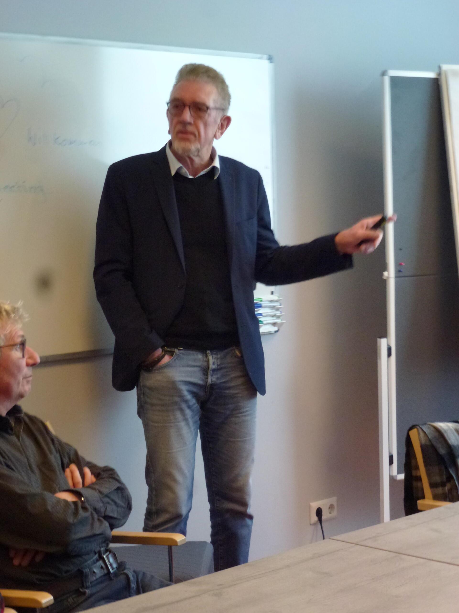 Ökonom und China-Kenner Prof. Wolfram Elsner referierte im Ostel.