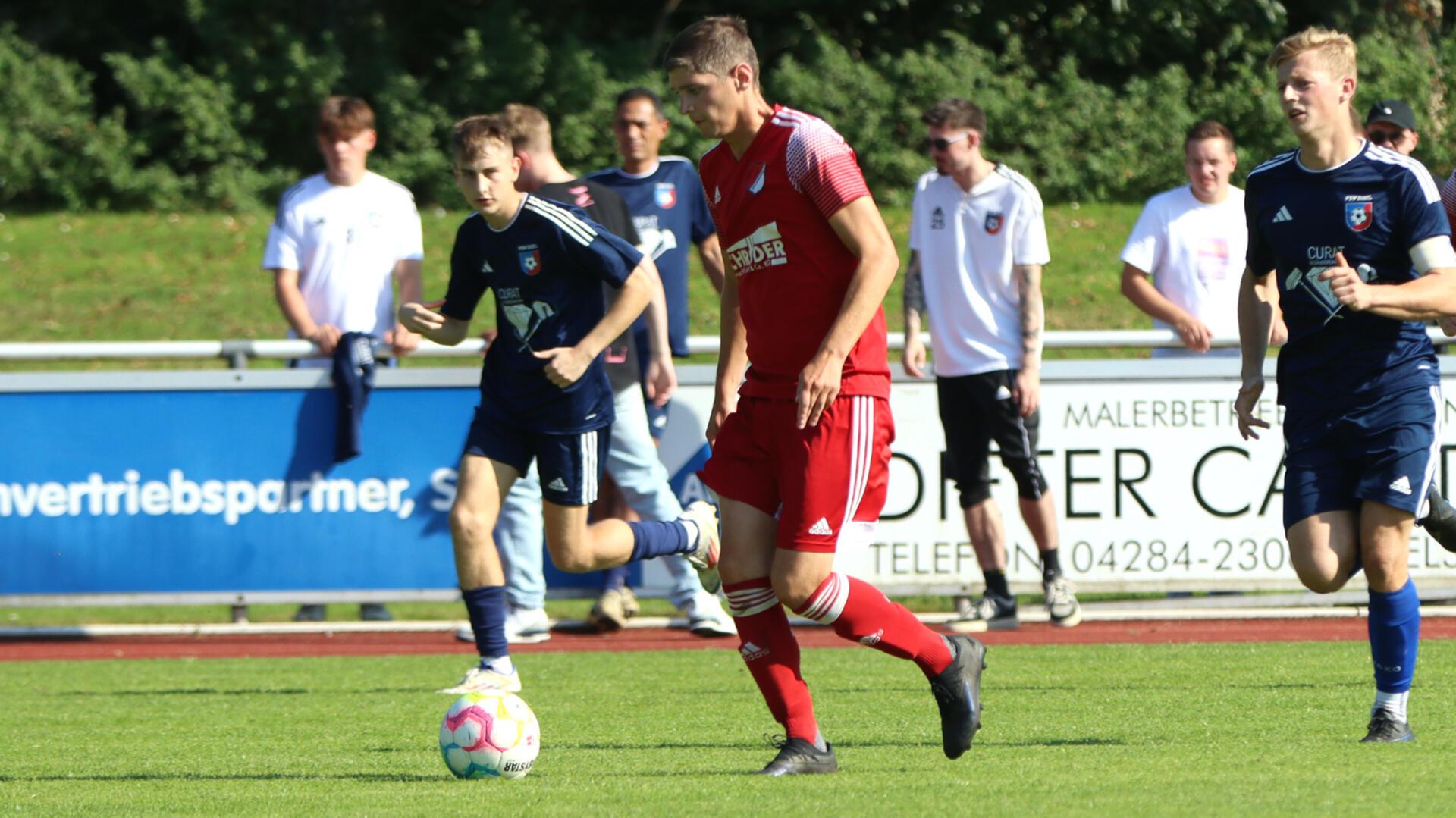 Offensivspieler Fabian Wodke (vorne) ist derzeit nicht nur Vorlagengeber beim MTSV Selsingen, sondern zählt auch zu den Torschützen.