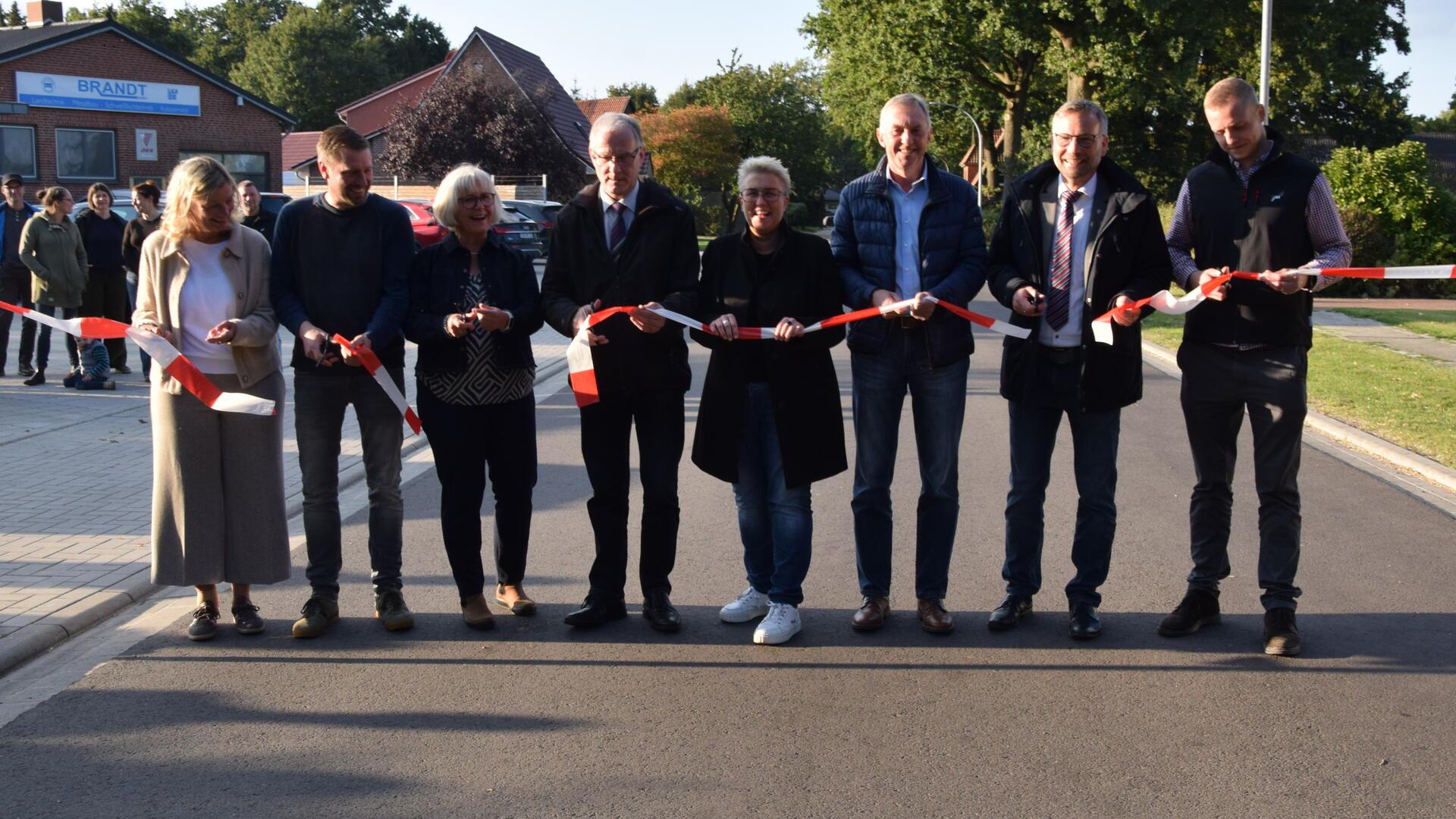 Offizielle Einweihung der Ortsdurchfahrt.