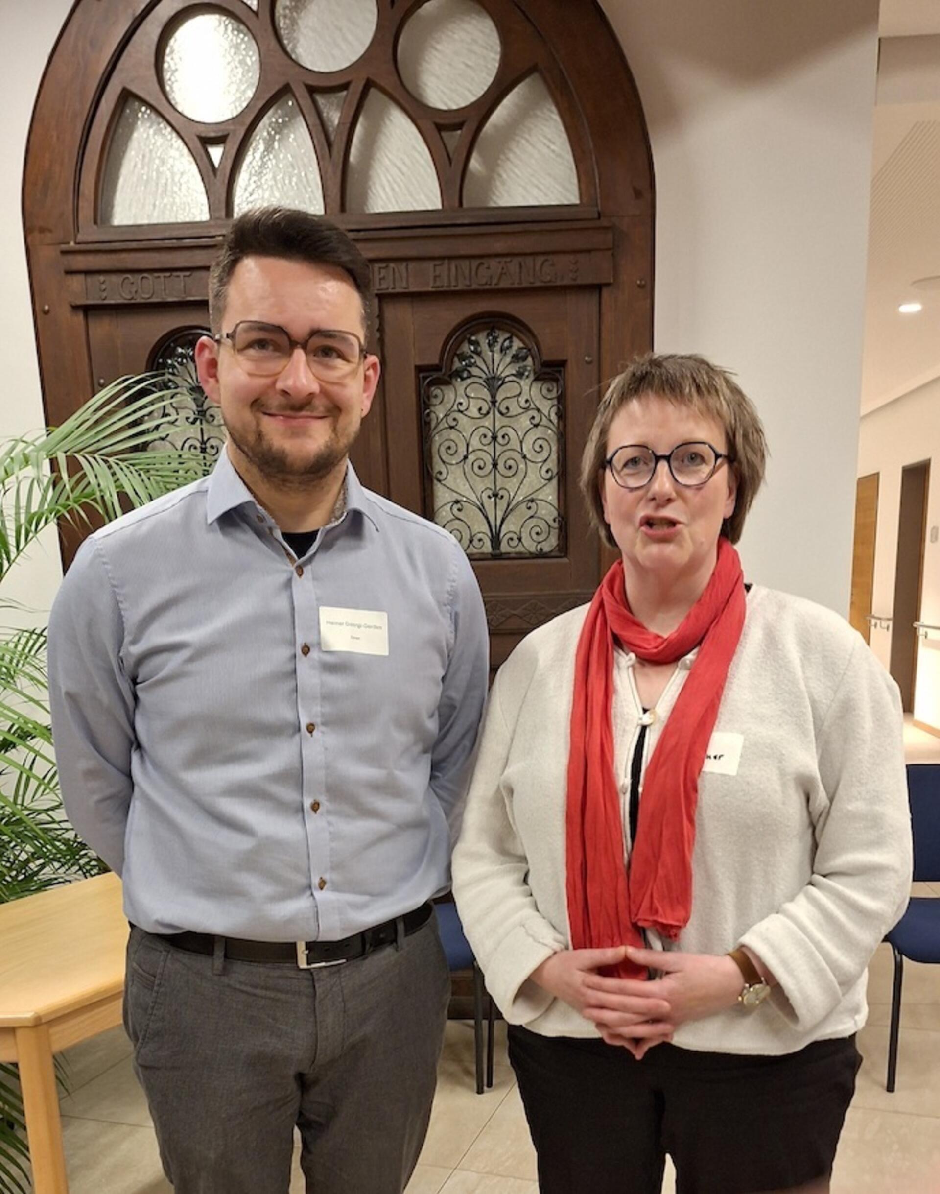 Pastor Heiner Georgi-Gerdes ist jetzt für Zeven zuständig. Pastorin Helga Wemhöner begann auf der neuen Stelle für Altenseelsorge im ganzen Kirchenkreis. 