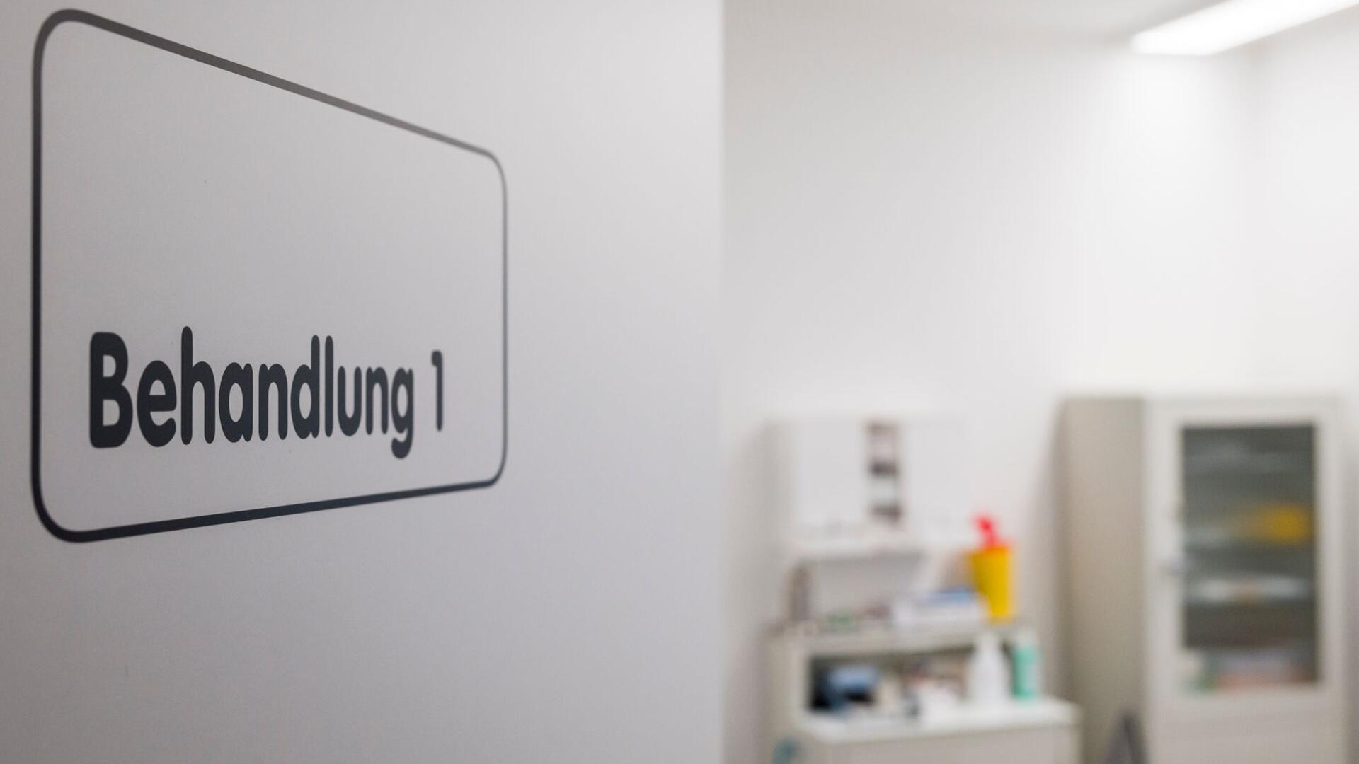 Patientenanwalt Peter Gellner rät Patienten, beim Verdacht auf einen Behandlungsfehler sofort zu dokumentieren. 