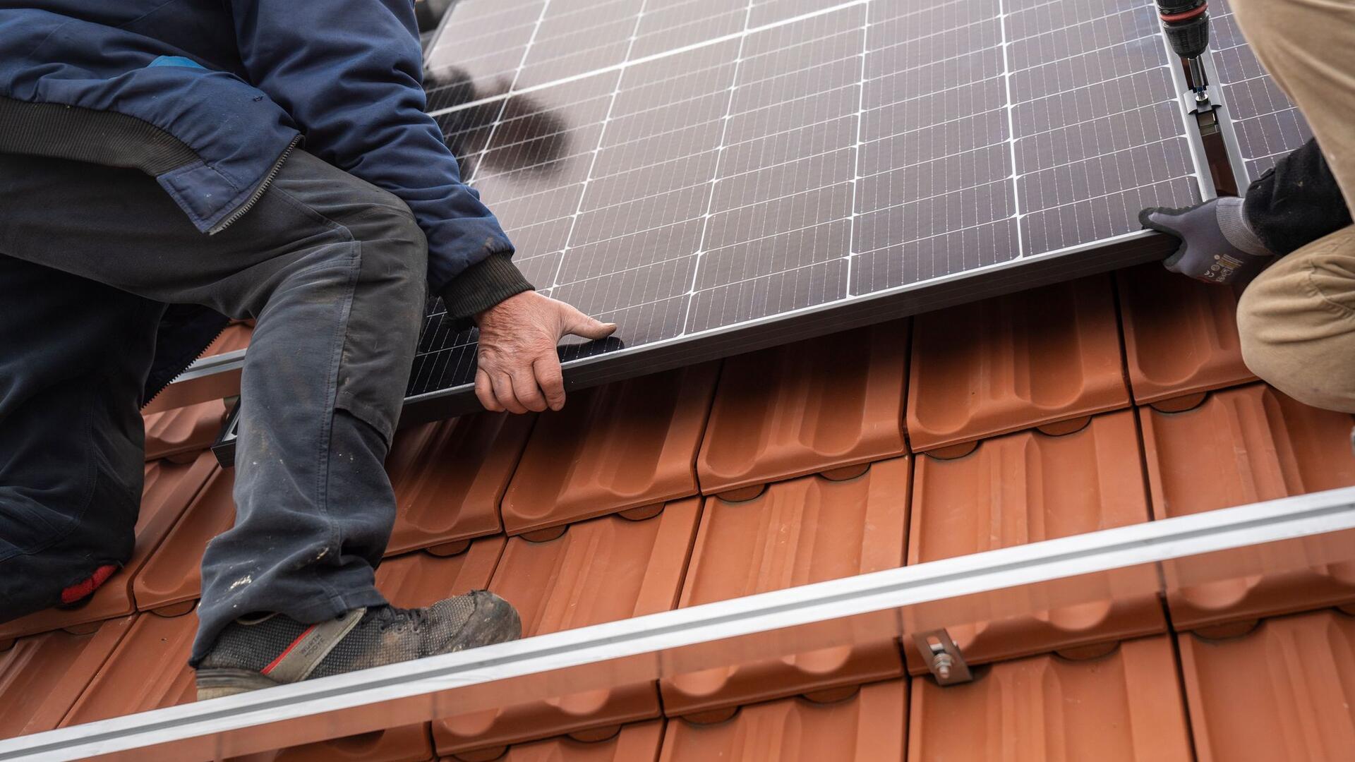 Privat finanzierte PV-Anlagen für städtische Gebäude? Um dieses knapp drei Jahre alte Vorhaben von CDU und Grüne/FDP gab es jetzt angesichts mangelnder Fortschritte Zwist zwischen Bremervörder Stadtverwaltung und den Mitgliedern des Finanzausschusses. 