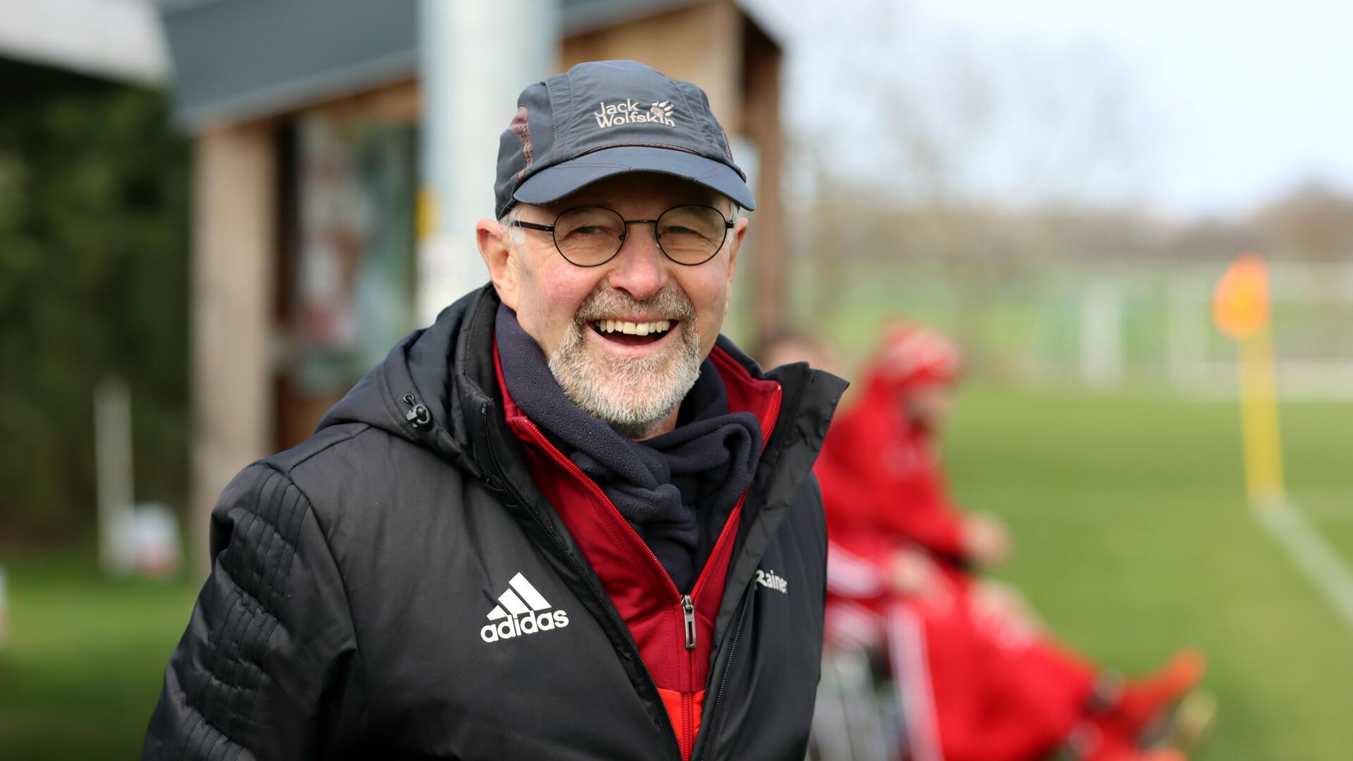 Rainer Duray verbreitet gute Laune beim MTSV Selsingen. Der Coach sorgte in seiner ersten Saison für einen Paukenschlag und holte die Wintermeisterschaft.