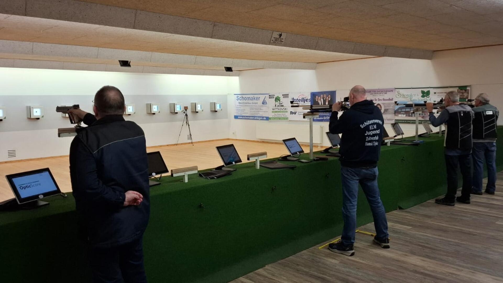 Rechtzeitig zu den Jubiläumsfeierlichkeiten wurde der Luftdruckstand des Schützenvereins Elm auf den neuesten Stand der elektronischen Messtechnik gebracht. Dort findet vom 19. bis 24. Mai die Jubiläumsschießsportwoche statt.