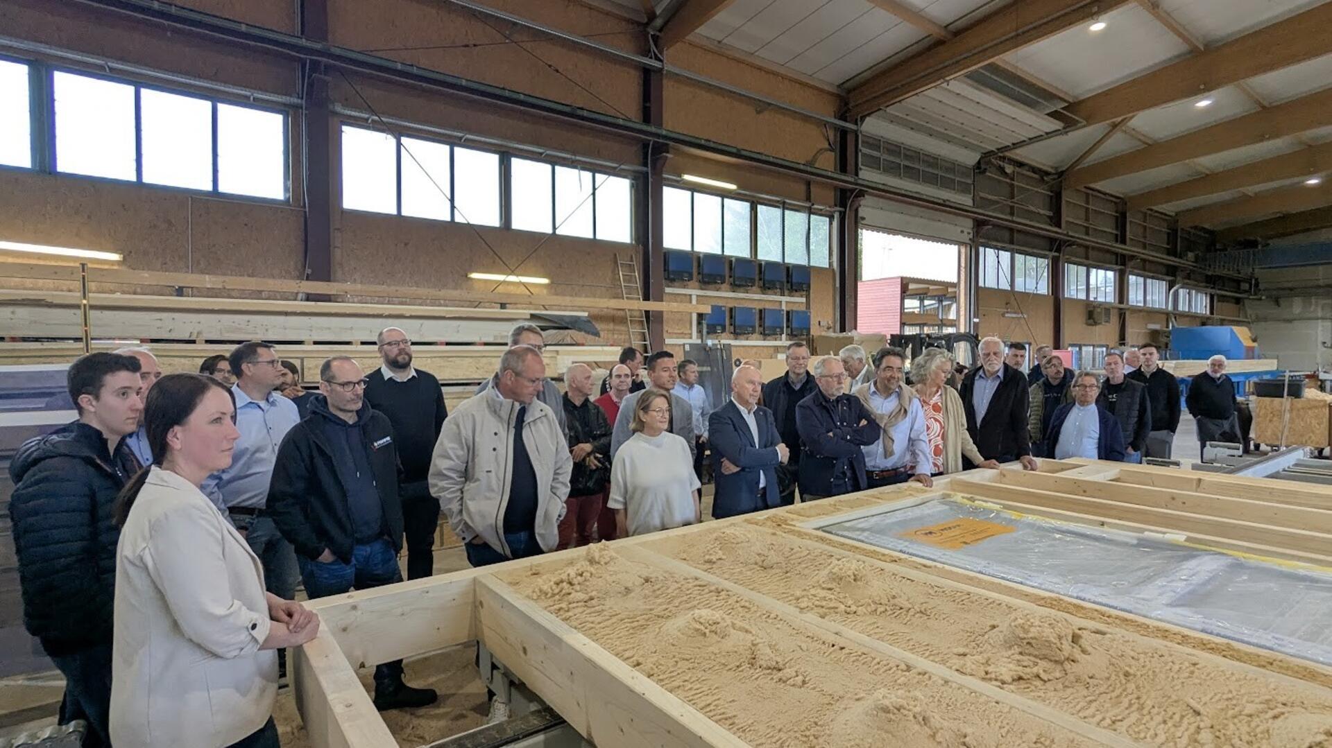Rund 50 Teilnehmer nahmen an der jüngsten Veranstaltung der Reihe „Meet my Business“ bei der Kurt Buck Baugesellschaft teil.