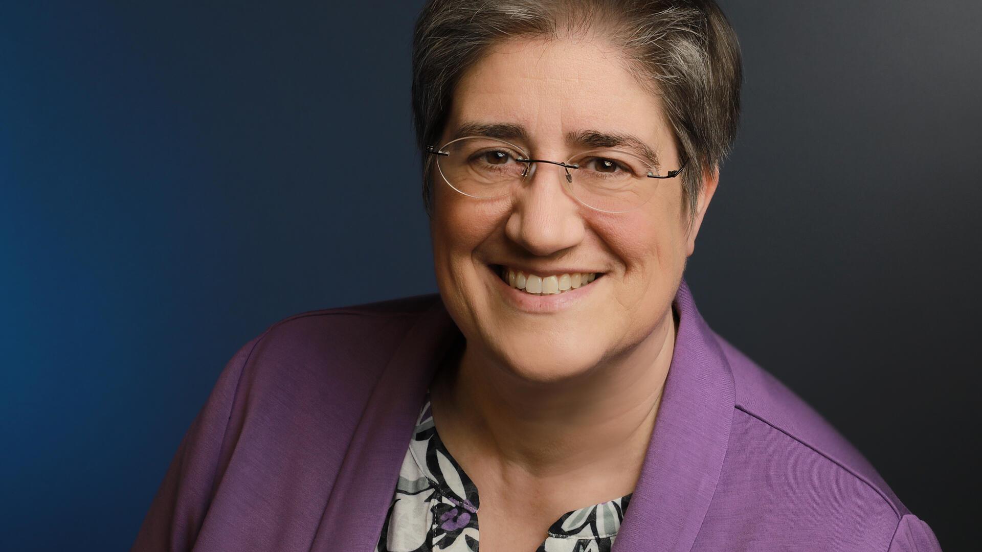 Sabine Preuschoff ist die neue Regionalbischöfin im Sprengel Stade. Die Mutter einer erwachsenen Tochter tritt die Nachfolge von Dr. Hans Christian Brandy an.