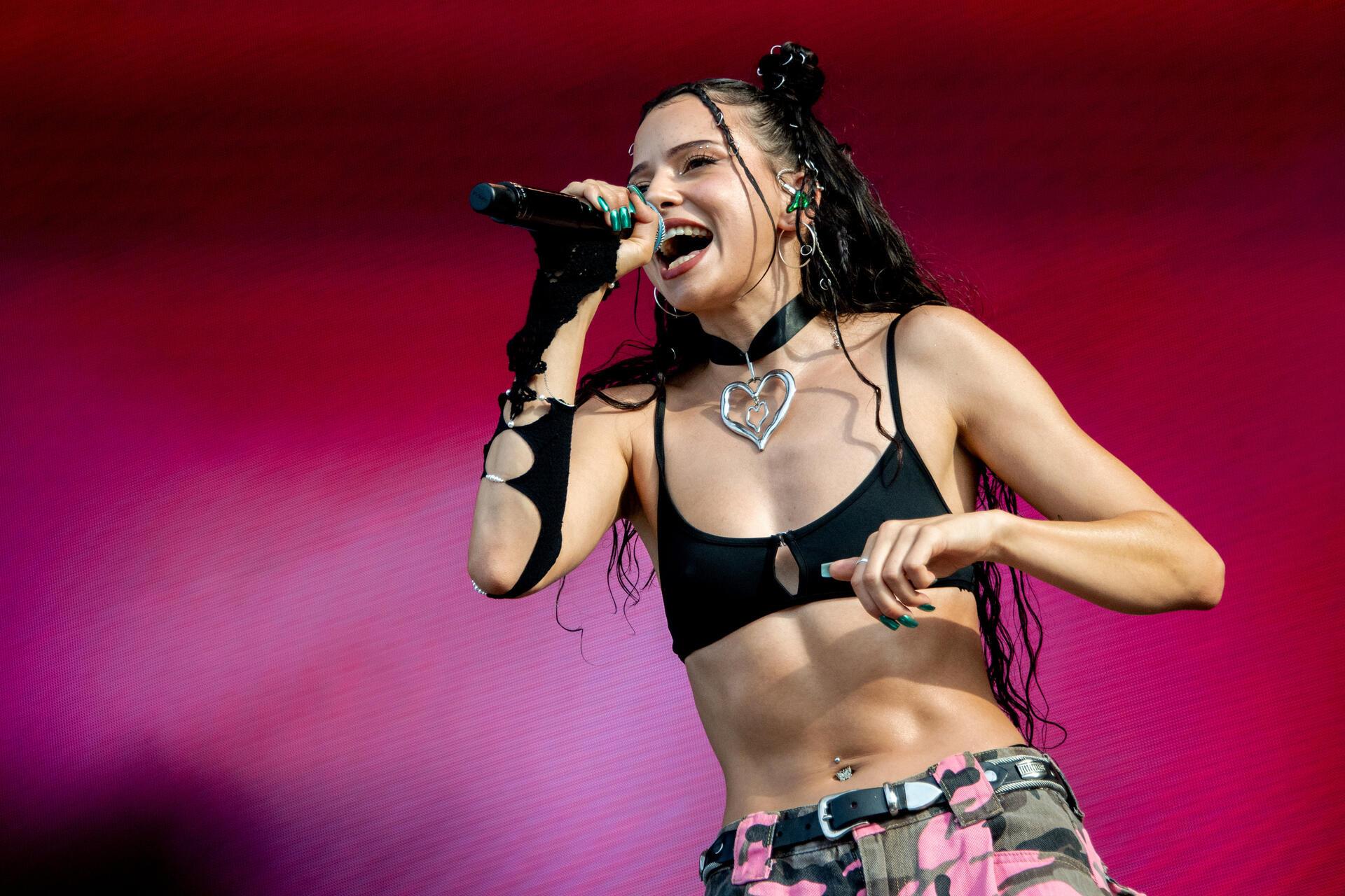 Sängerin und Rapperin Nina Chuba wird am Sonntag für Stimmung sorgen.