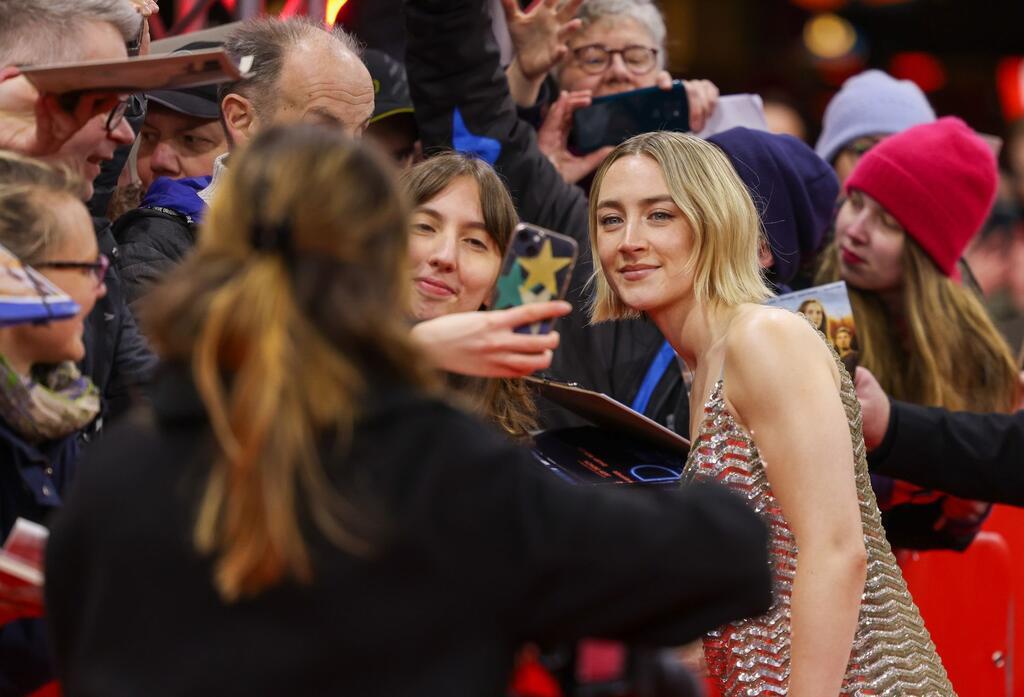 Schauspielerin Saoirse Ronan kam zu der Premiere ihres Films „The Outrun“.
